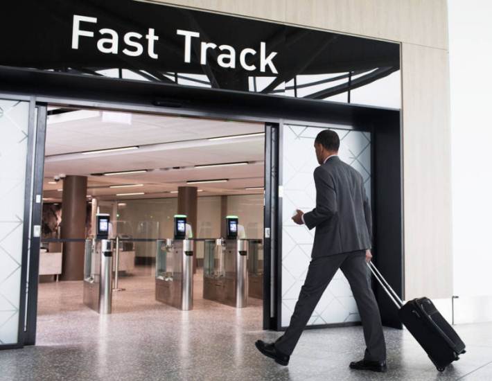 Lounge & Fast Track 3 Fast Track