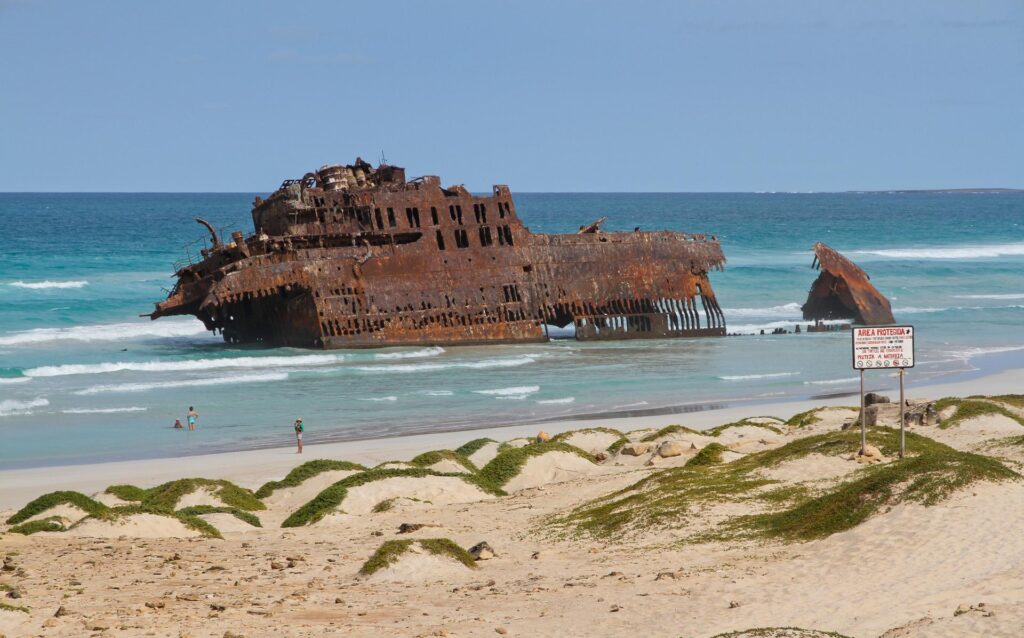 WIKIMEDI Wreck of Cabo de Santa Maria 2010 December