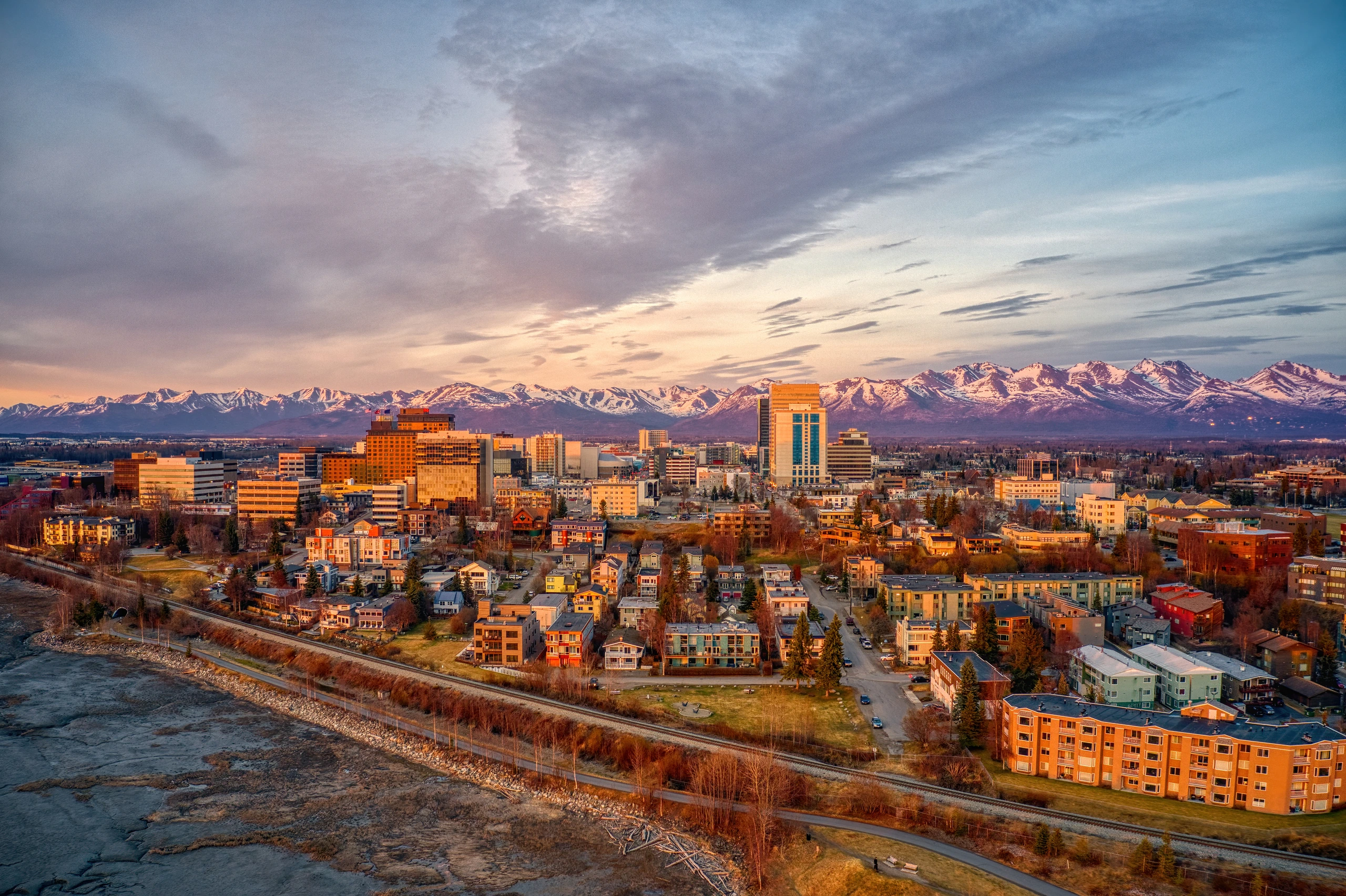 Solnedgång över Downtown Anchorage, Alaska