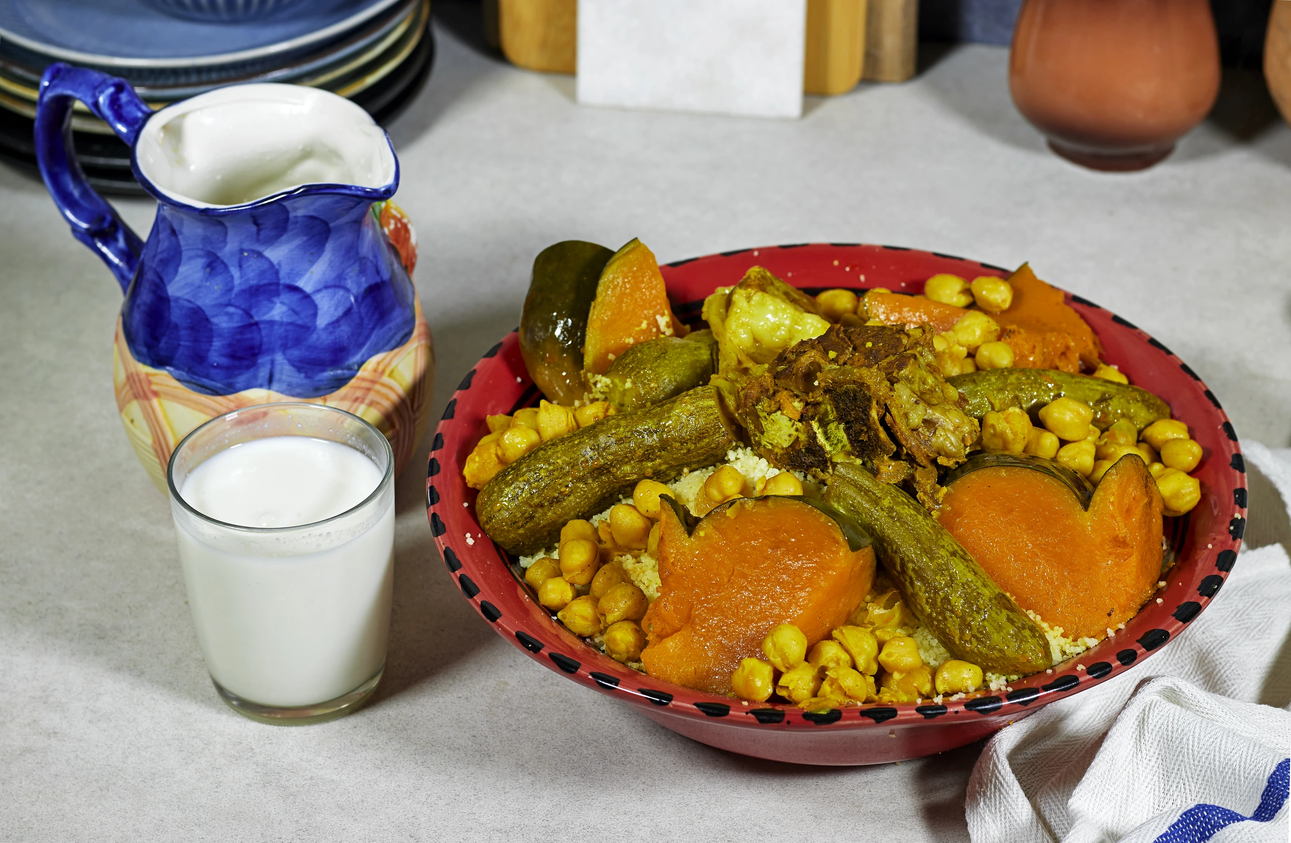 Couscous med kött och grönsaker i tajine, Algeriet