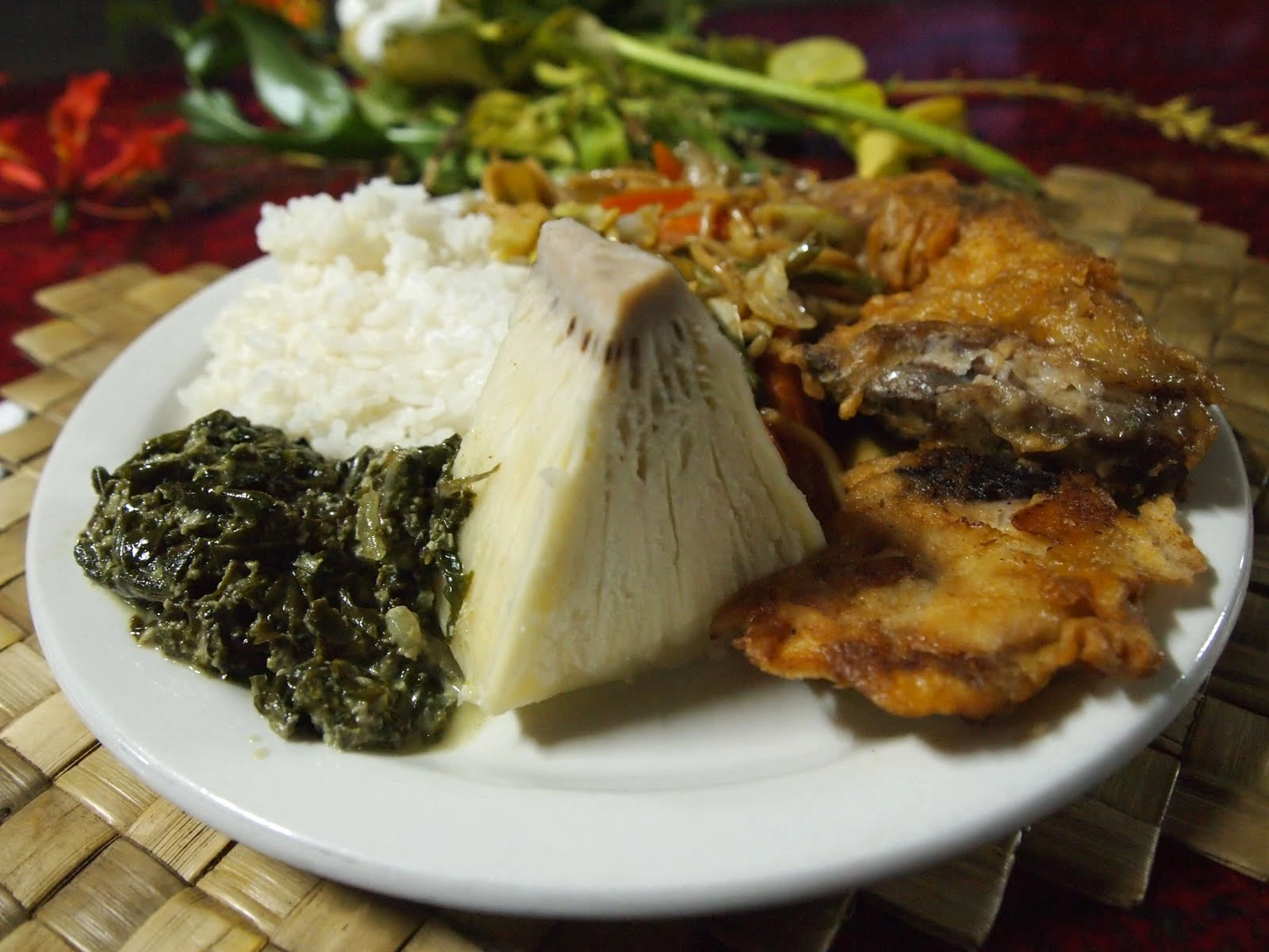 Samoansk mat. Palusami, brödfrukt och ris, Amerikanska Samoa