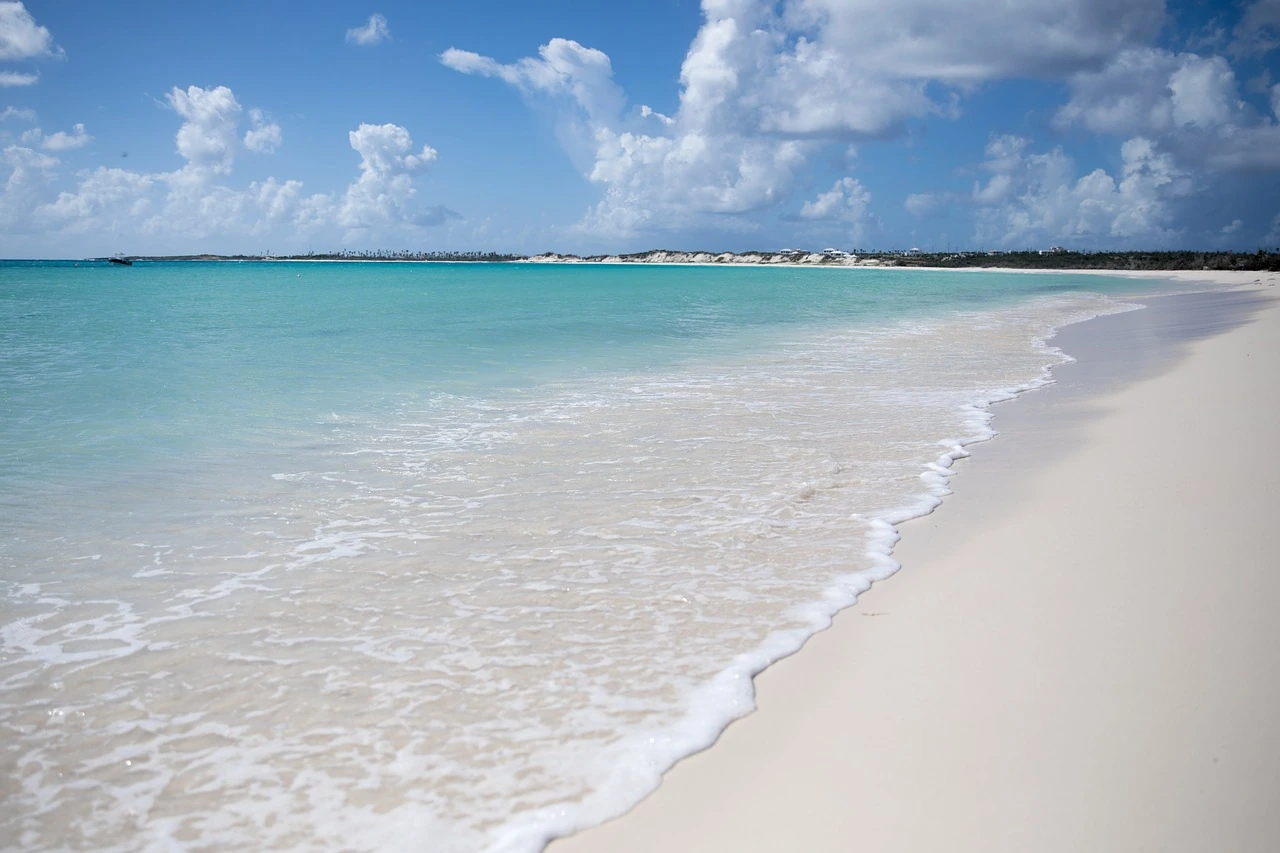 Strand med vit sand på Anguilla