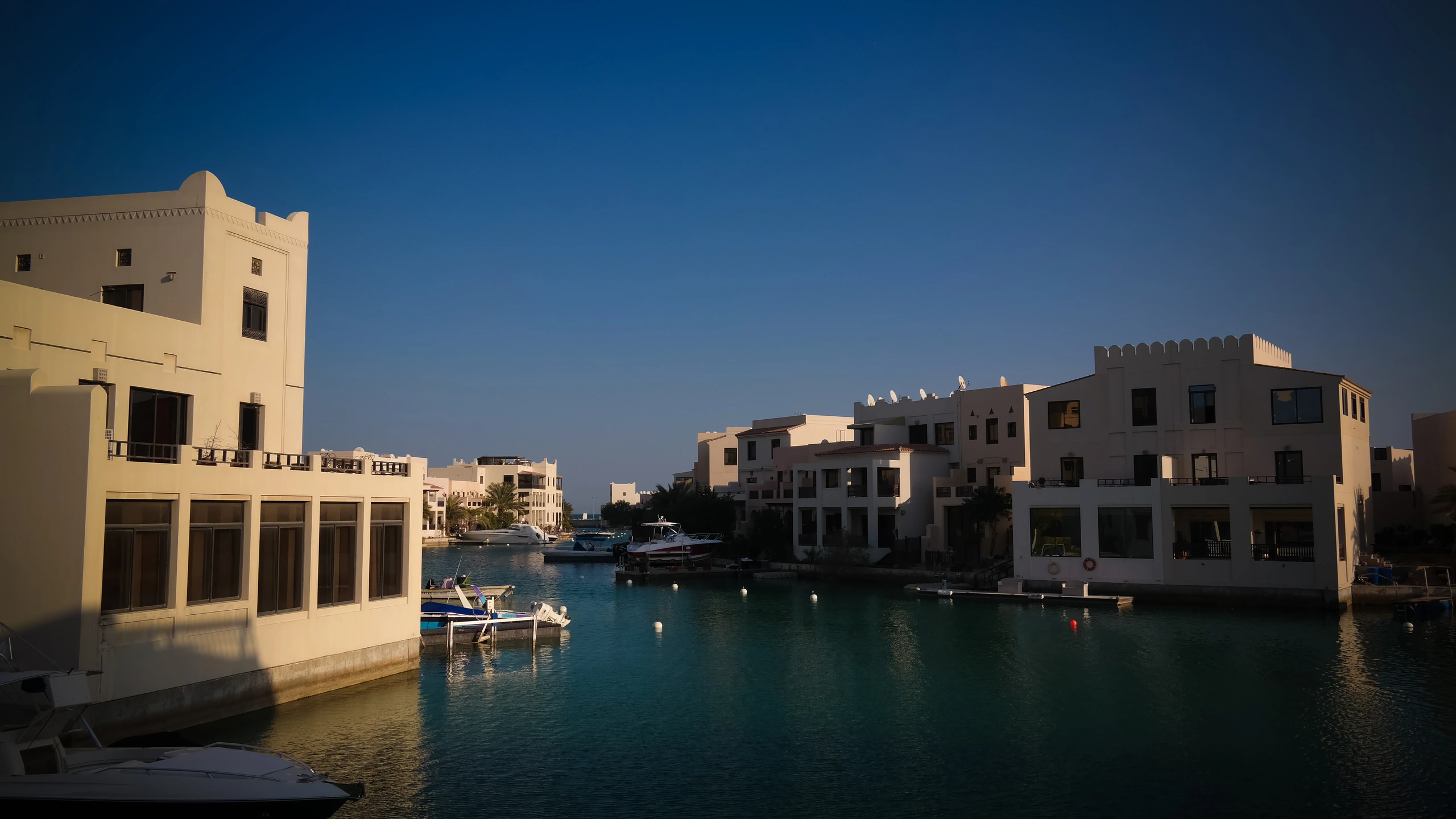 Panorama över flytande stadsdelen Manama, Bahrain