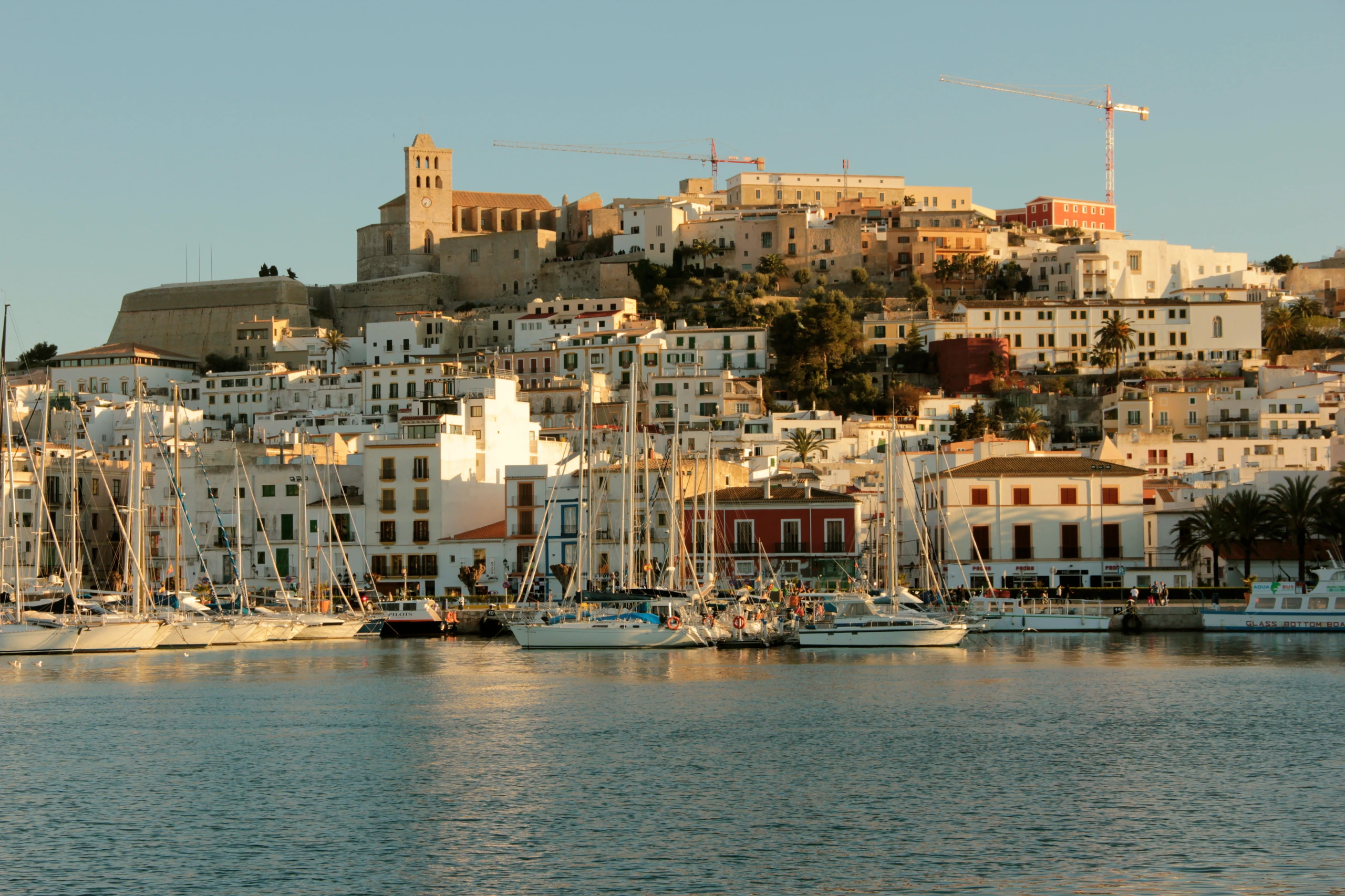 Ibiza slott, Baleariska öarna