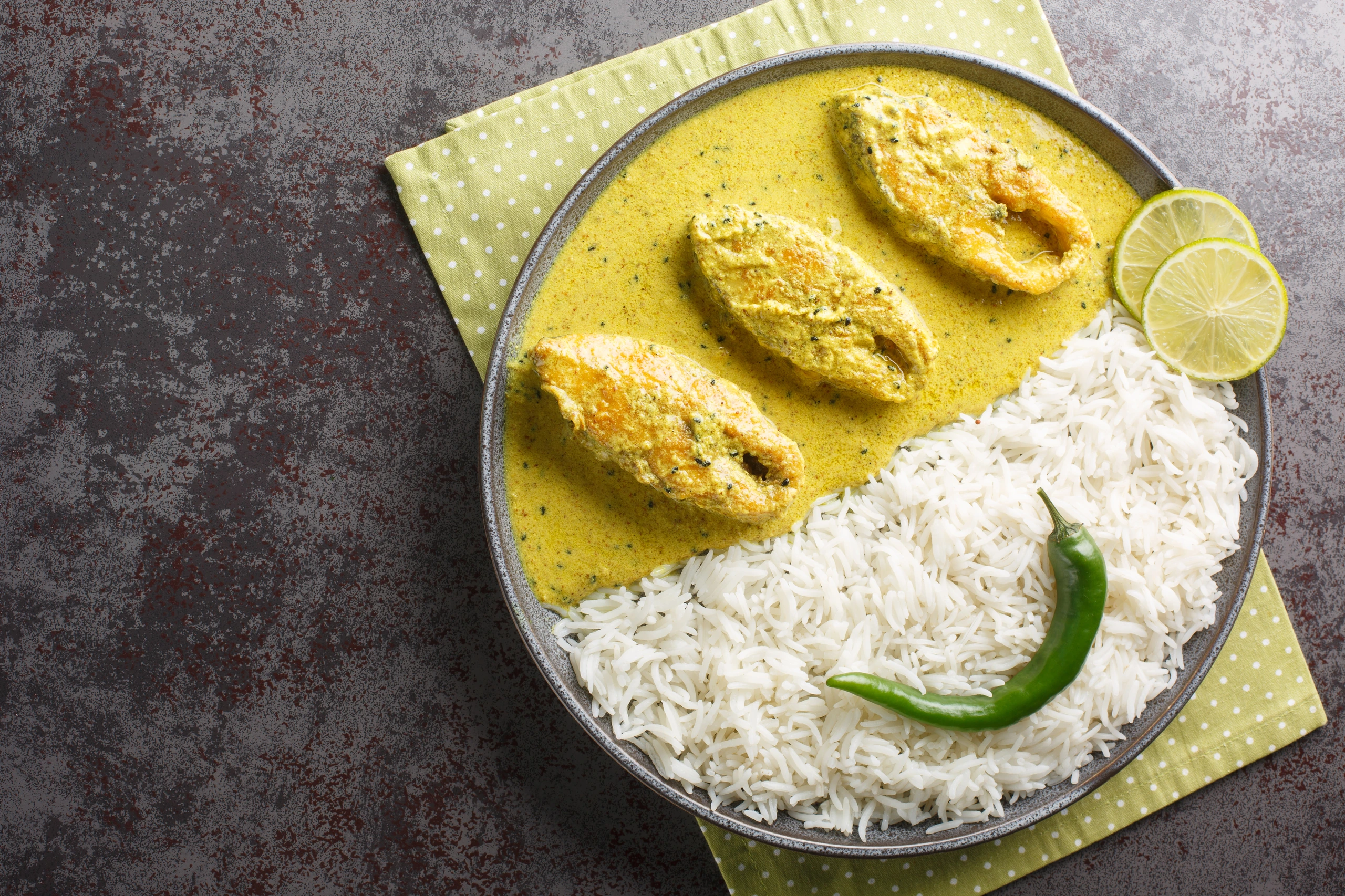 Illishfisk med senapssås och ris, Bangladesh