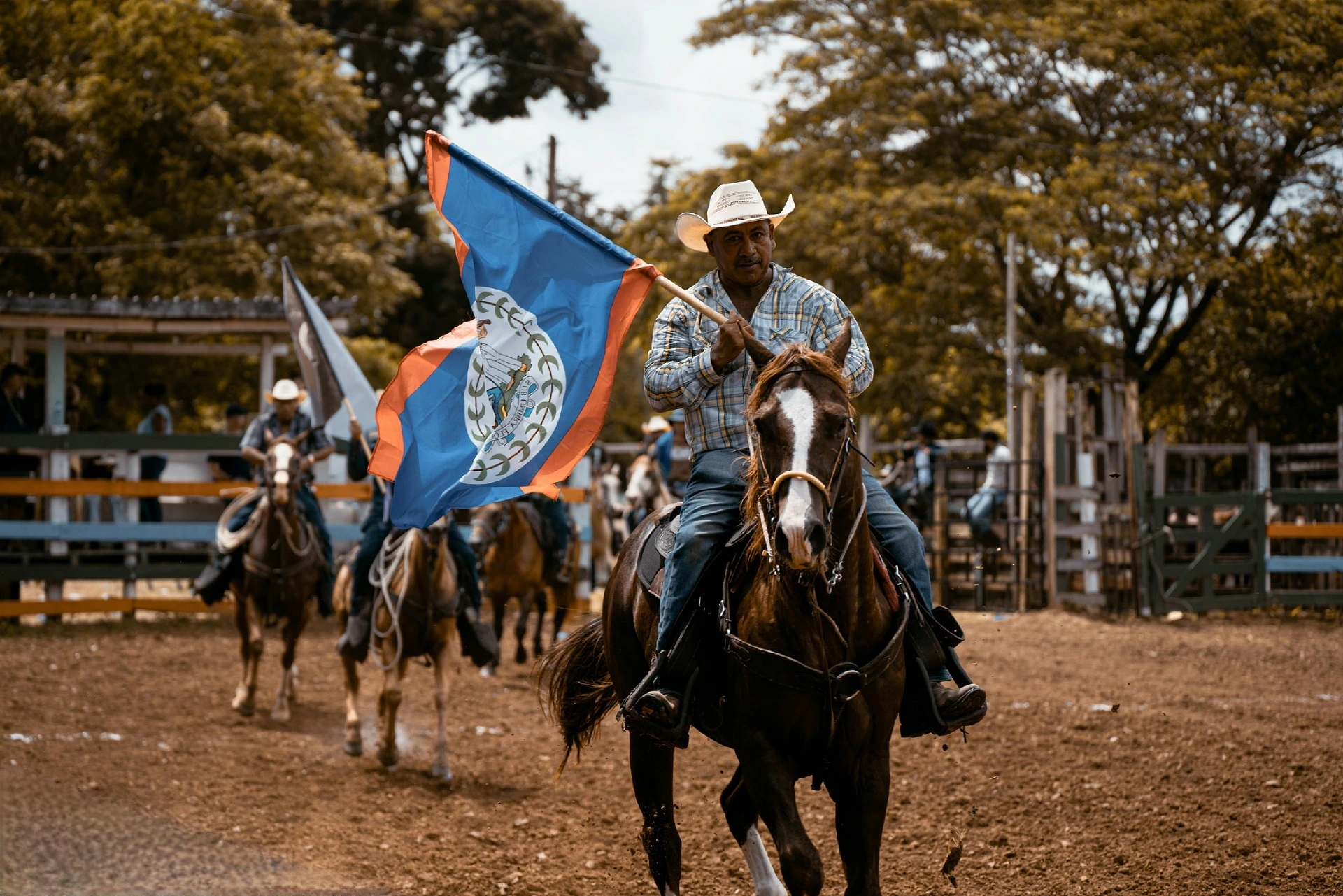 Rodeo med hästridning i Belmopan, Belize