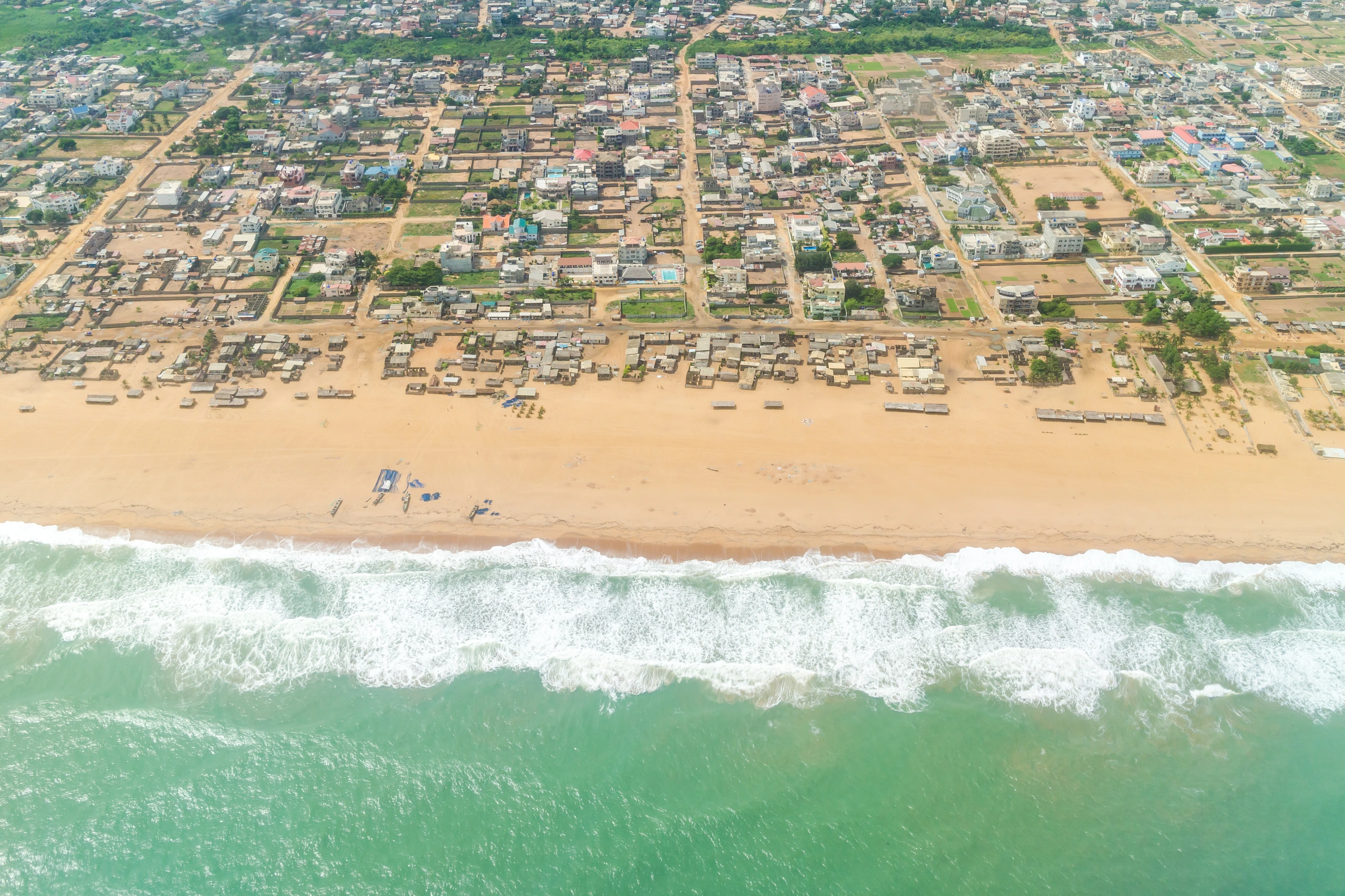 Flygfoto av Cotonous kustlinje, Benin