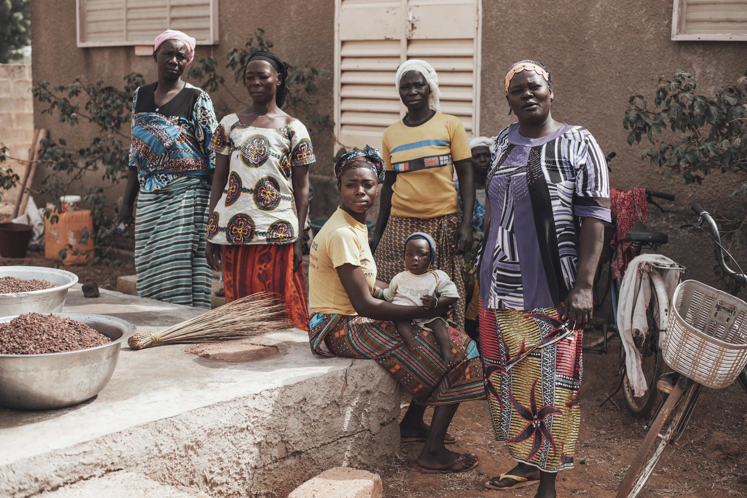 Skörd av sheanötter i Ouagadougou, Burkina Faso