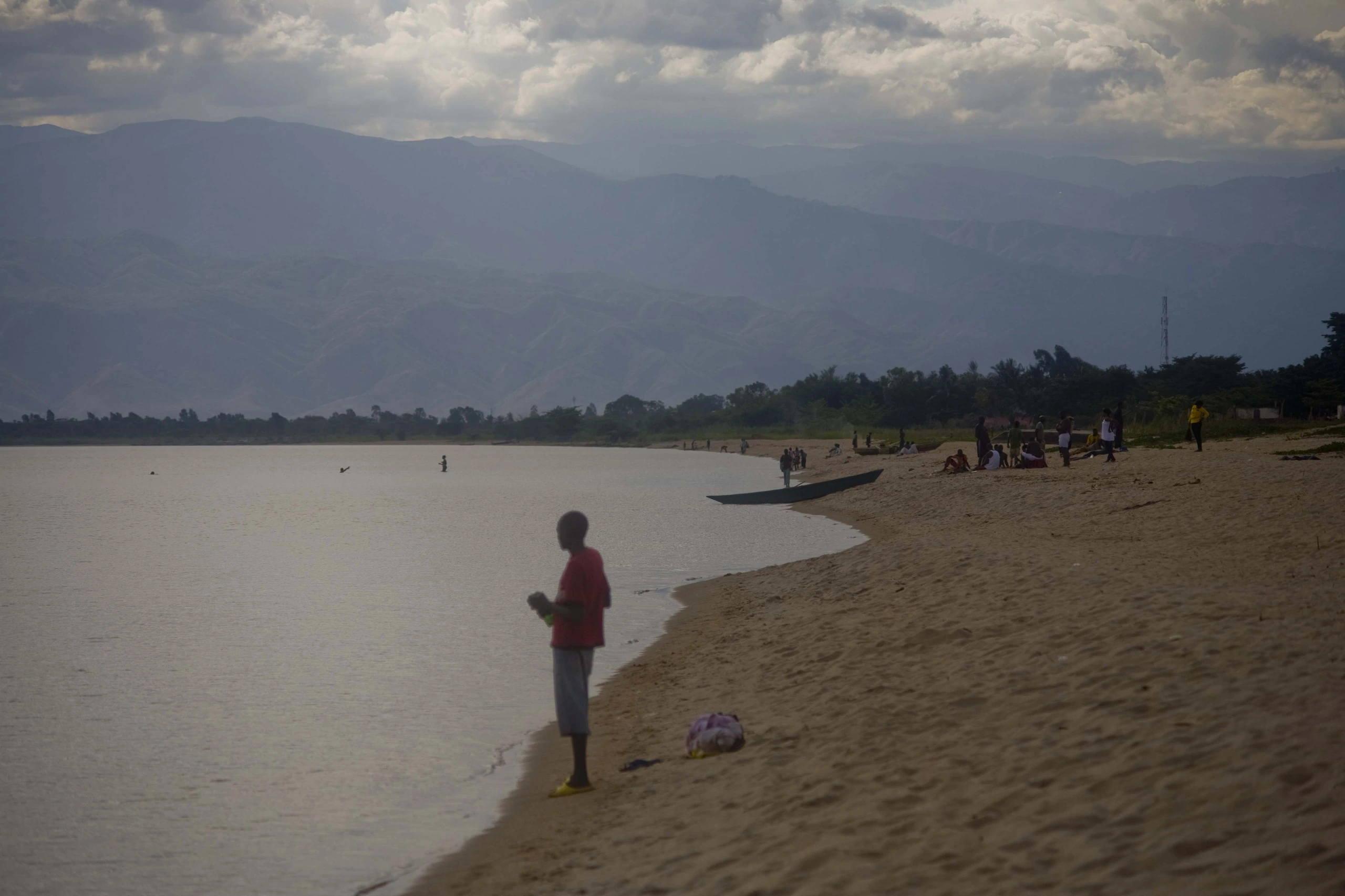 Badande vid Tanganyikasjön, Bujumbura, Burundi