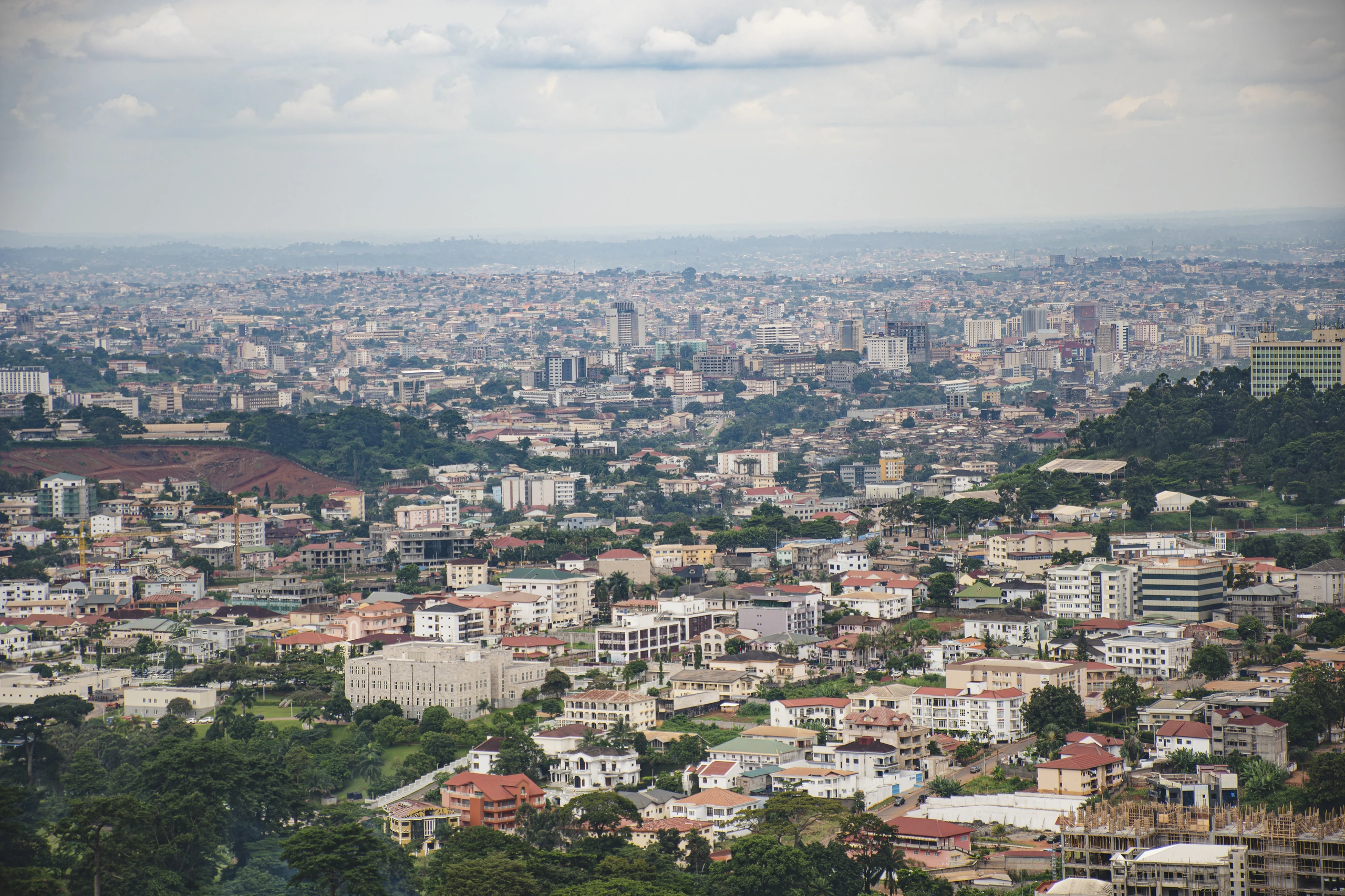 Yaoundé med stadssilhuett, Kamerun