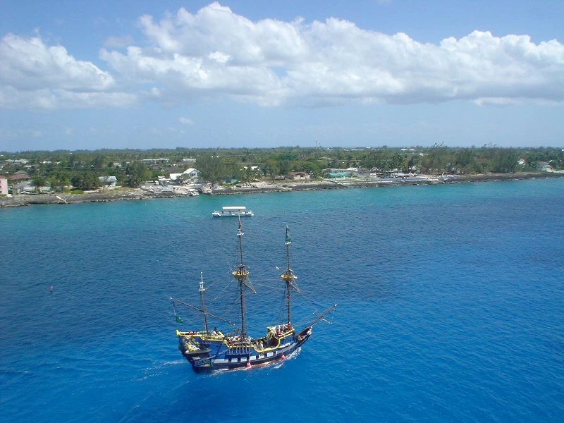 Piratskepp utanför kusten, Caymanöarna