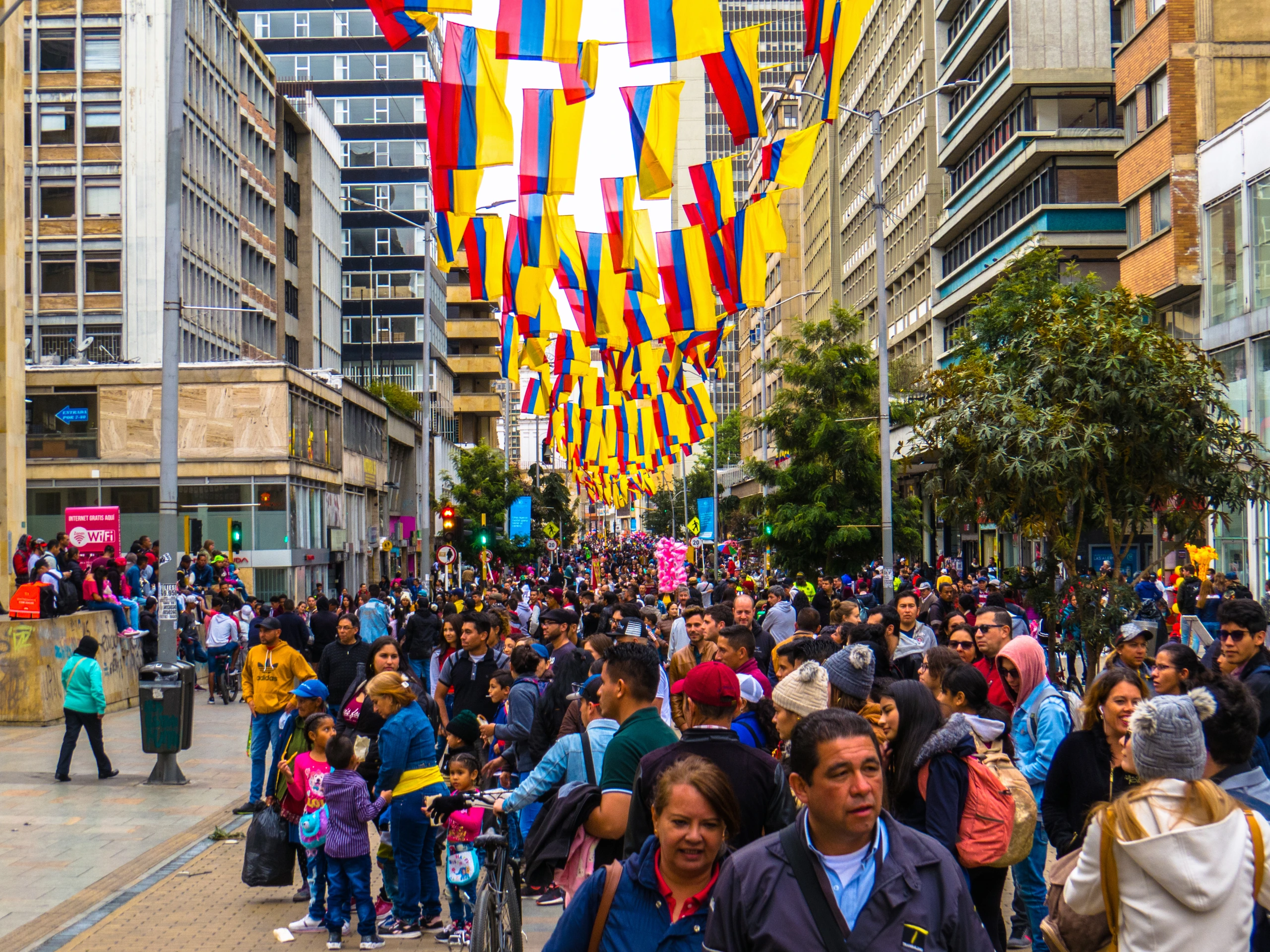 Centralgatan i Bogotá, Colombia