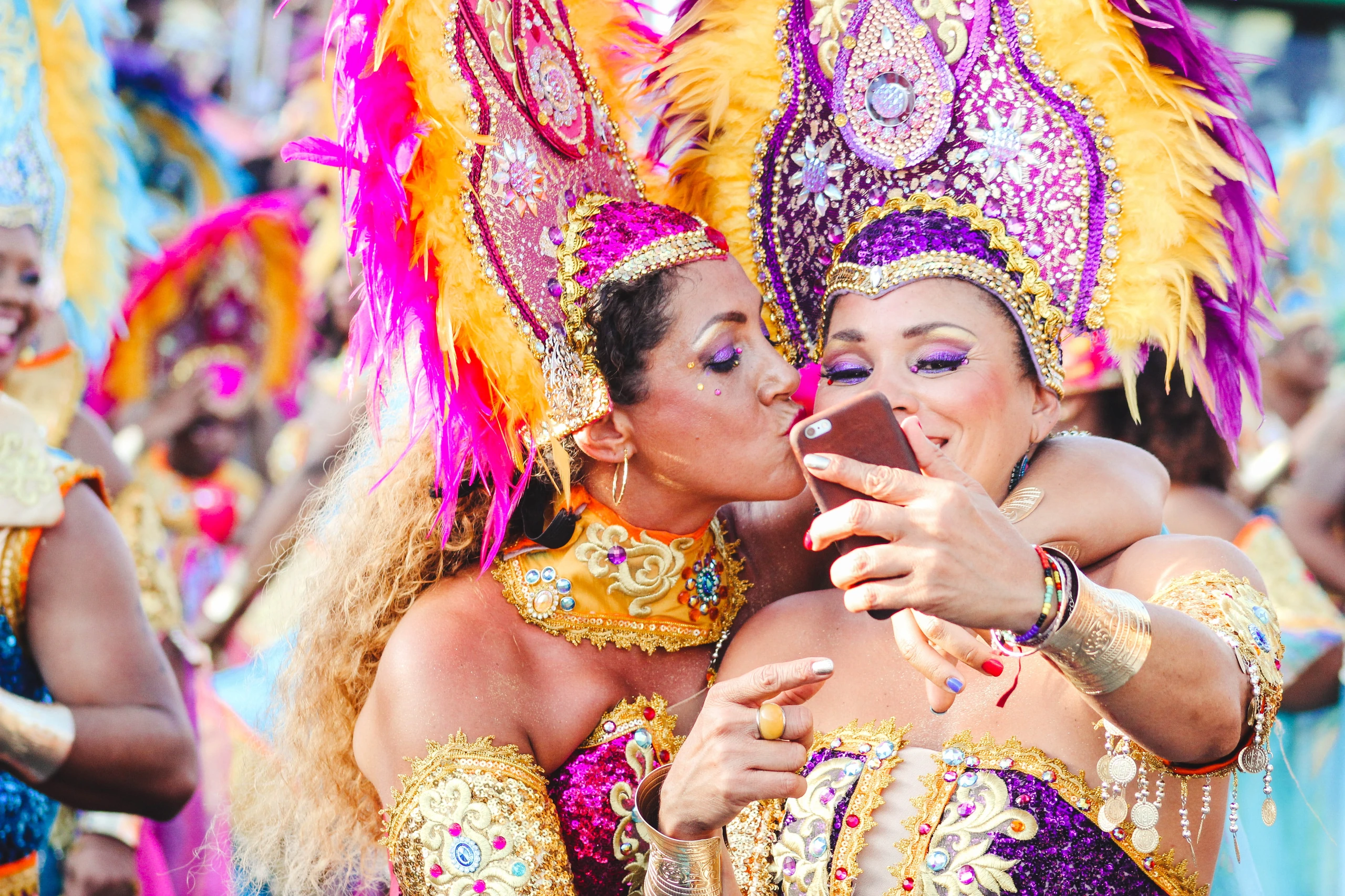Färgglad festival på Curaçao