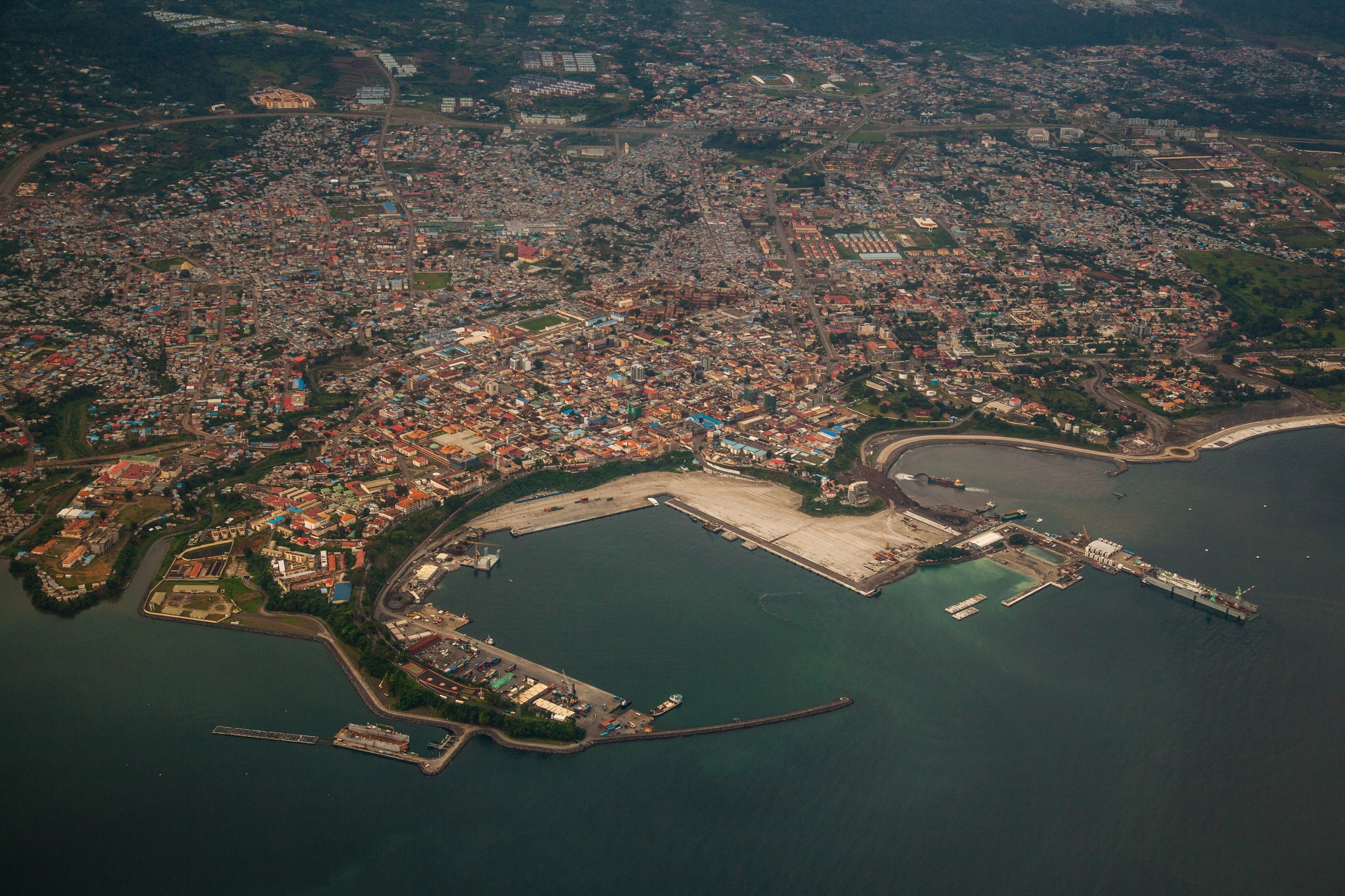 Flygfoto av Malabos hamn, Ekvatorialguinea