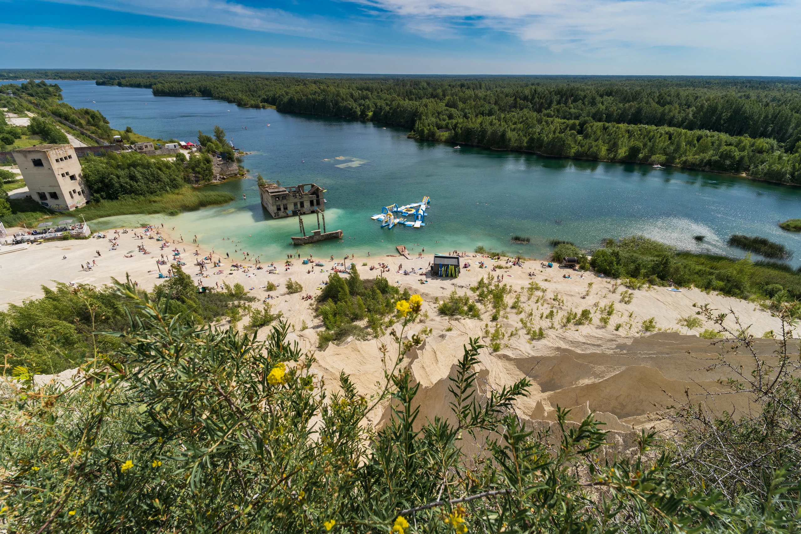 Rummu, undervattensfängelse och badplats, Estland