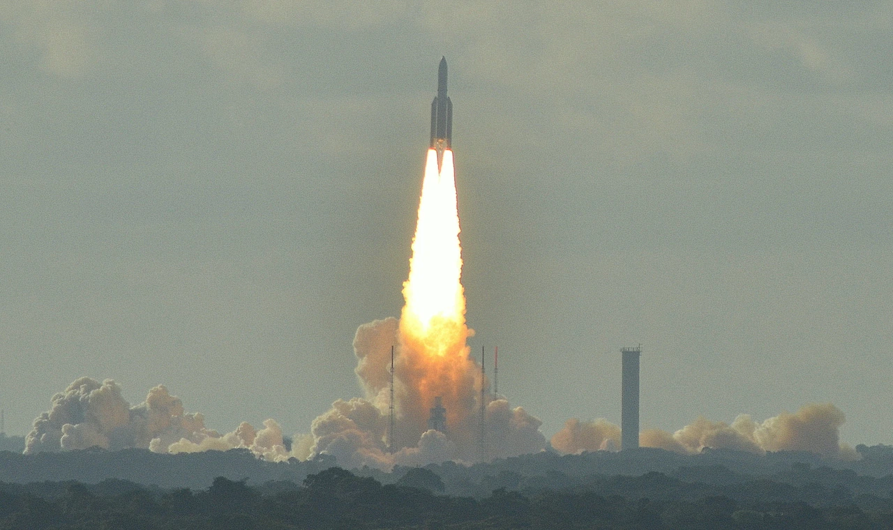 Ariane 5 lyfter från Kourou, Franska Guyana