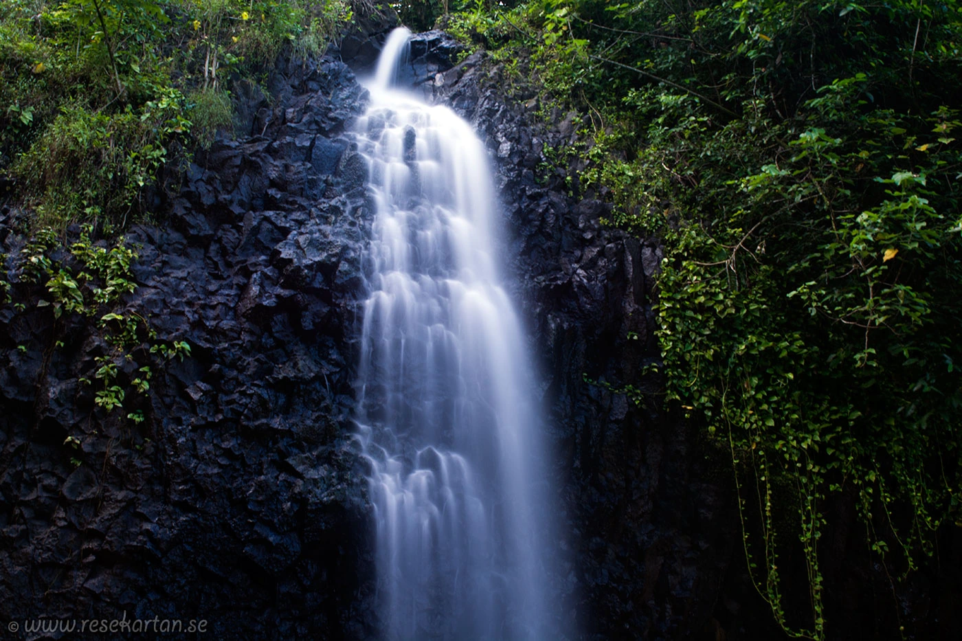 Två vattenfall på Tahiti, Franska Polynesien