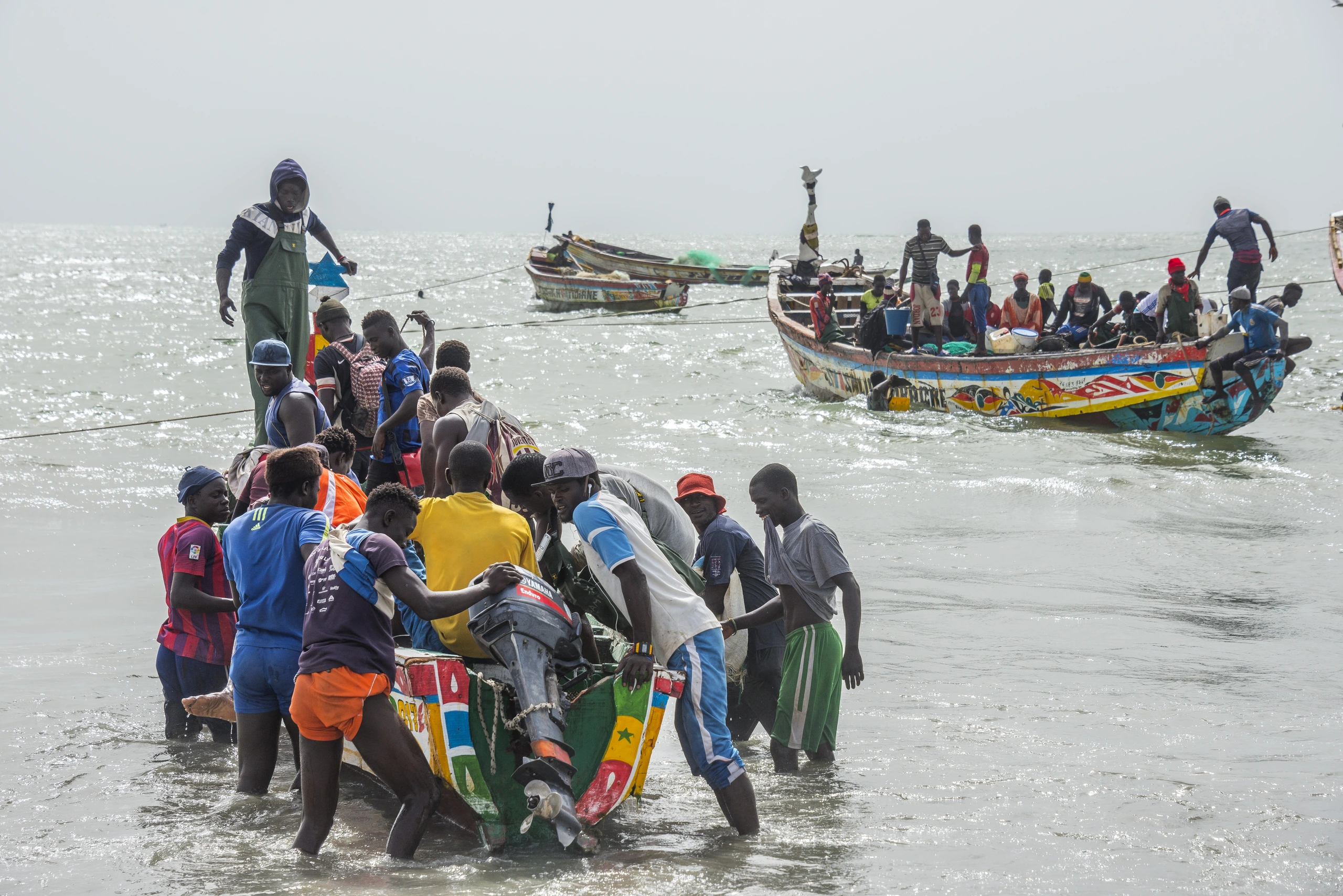 Fiskare på Tanji strand, Gambia
