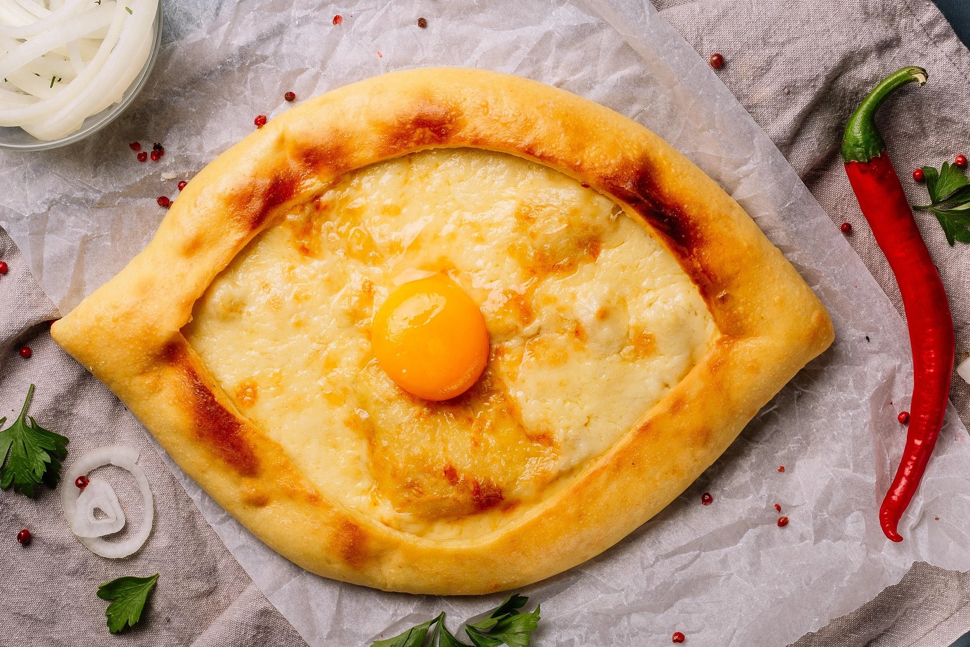 Khachapuri, georgiskt bröd med ägg, Georgien