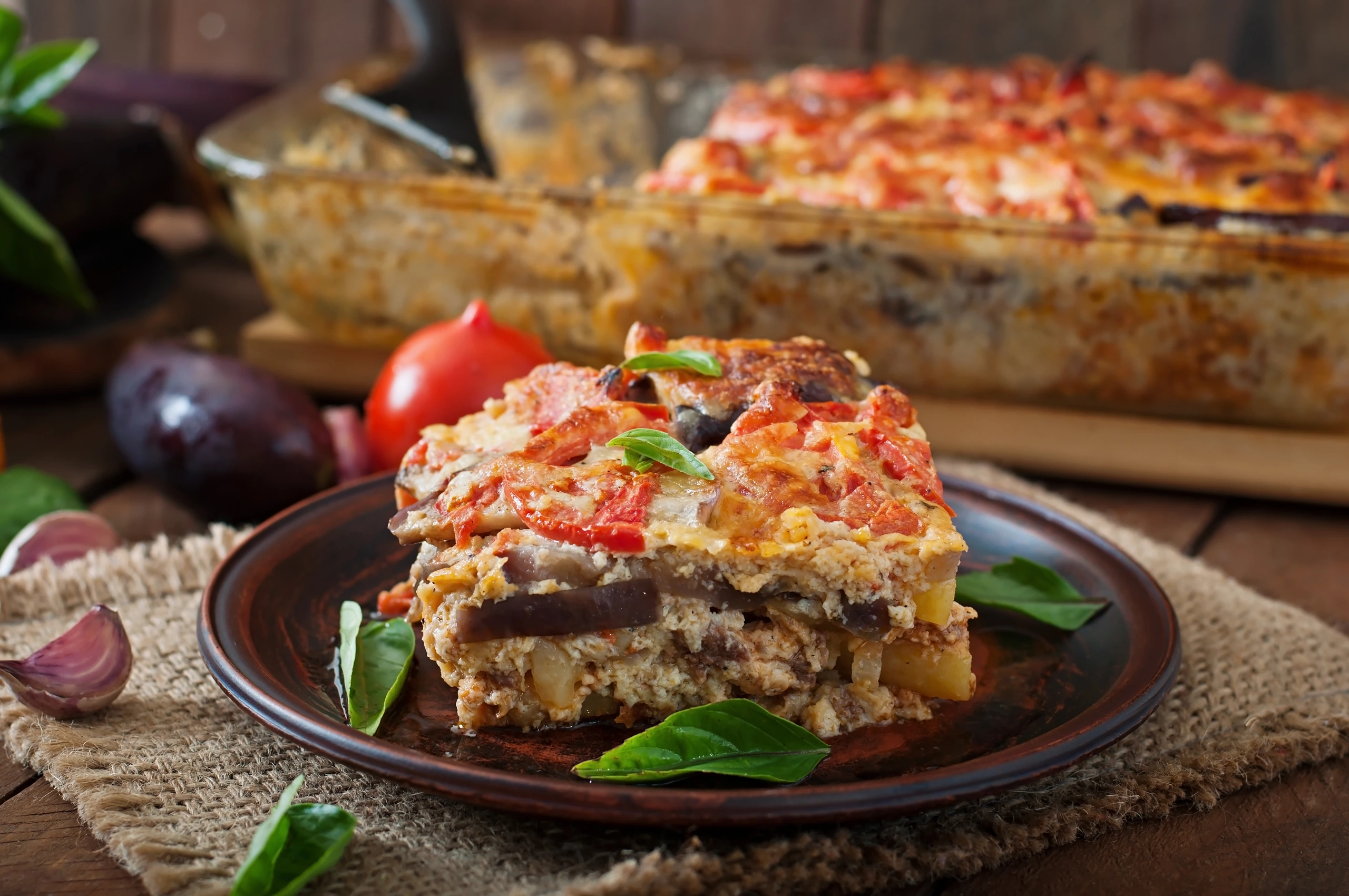 Moussaka, en traditionell grekisk rätt, Grekland