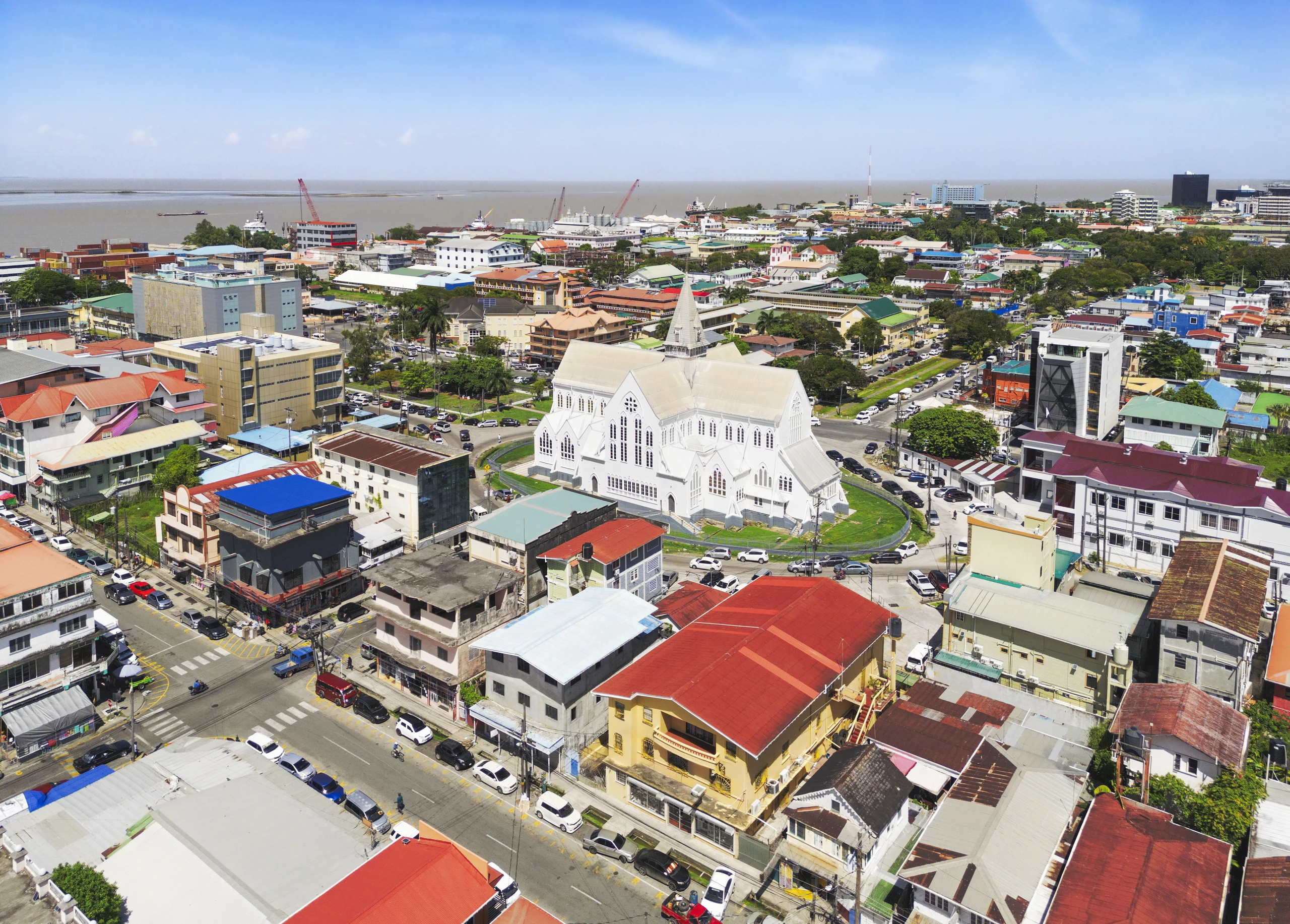 Flygfoto av Georgetown med St. George’s Cathedral, Guyana