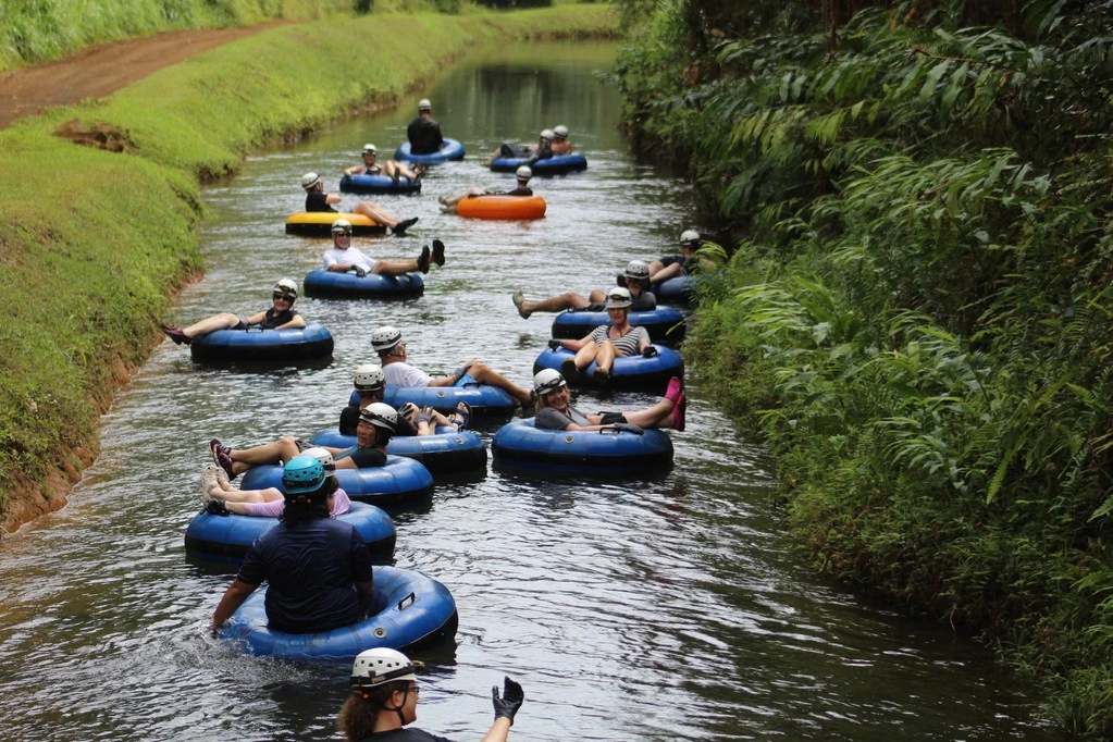 Mountain tubing på Kauai, Hawaii
