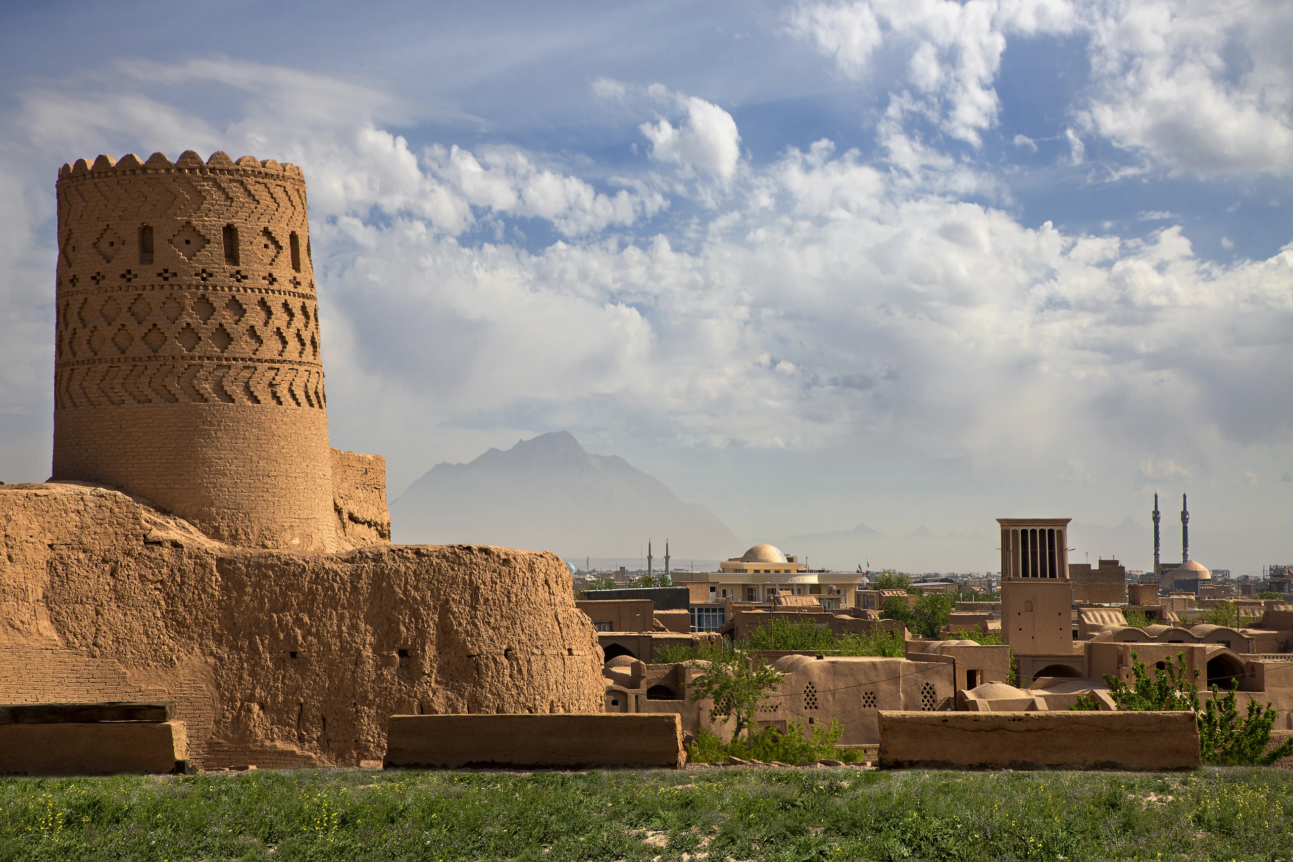 Skyline av gamla staden Meybod, Iran