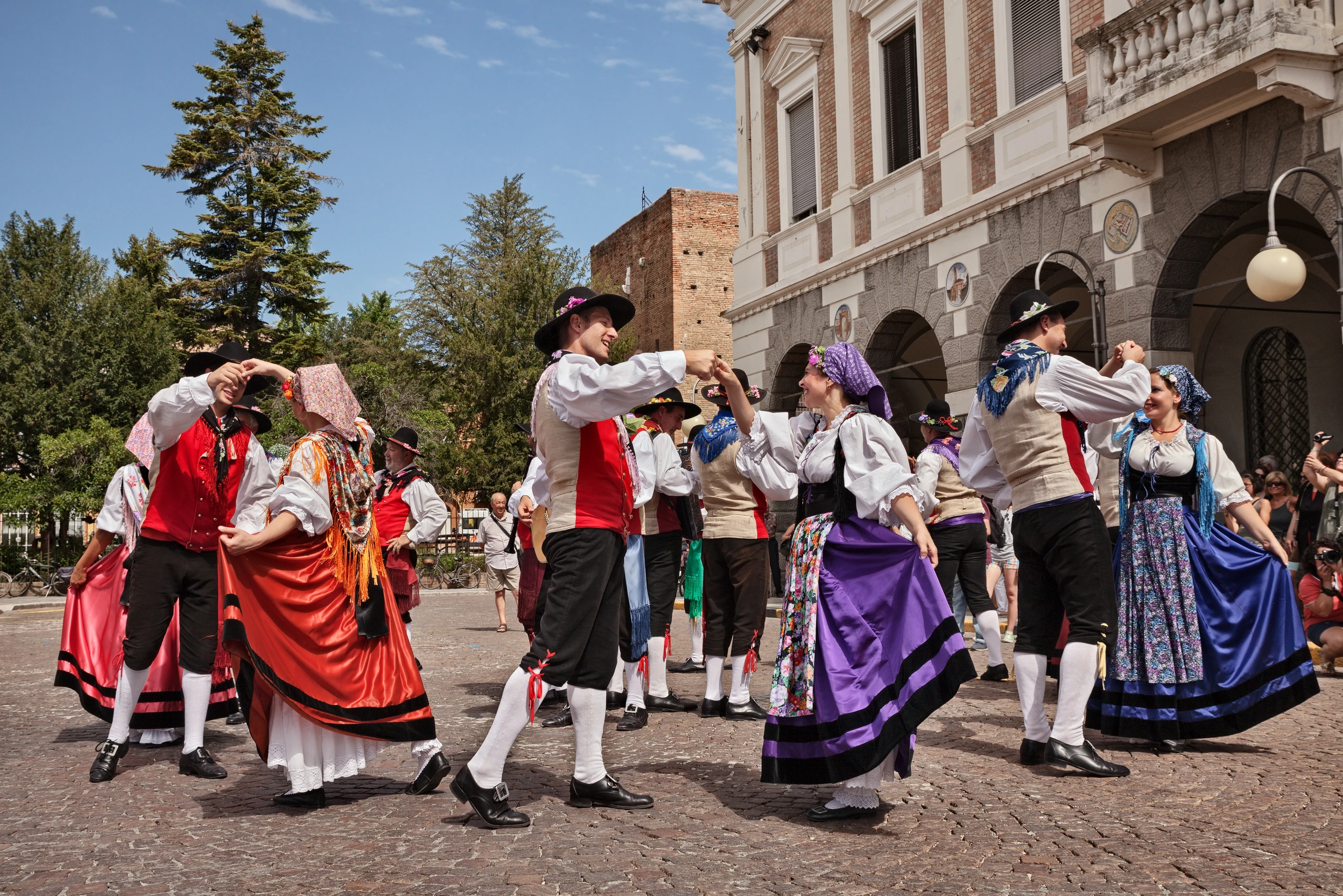 Folkdansare från Friuli Venezia Giulia, Italien