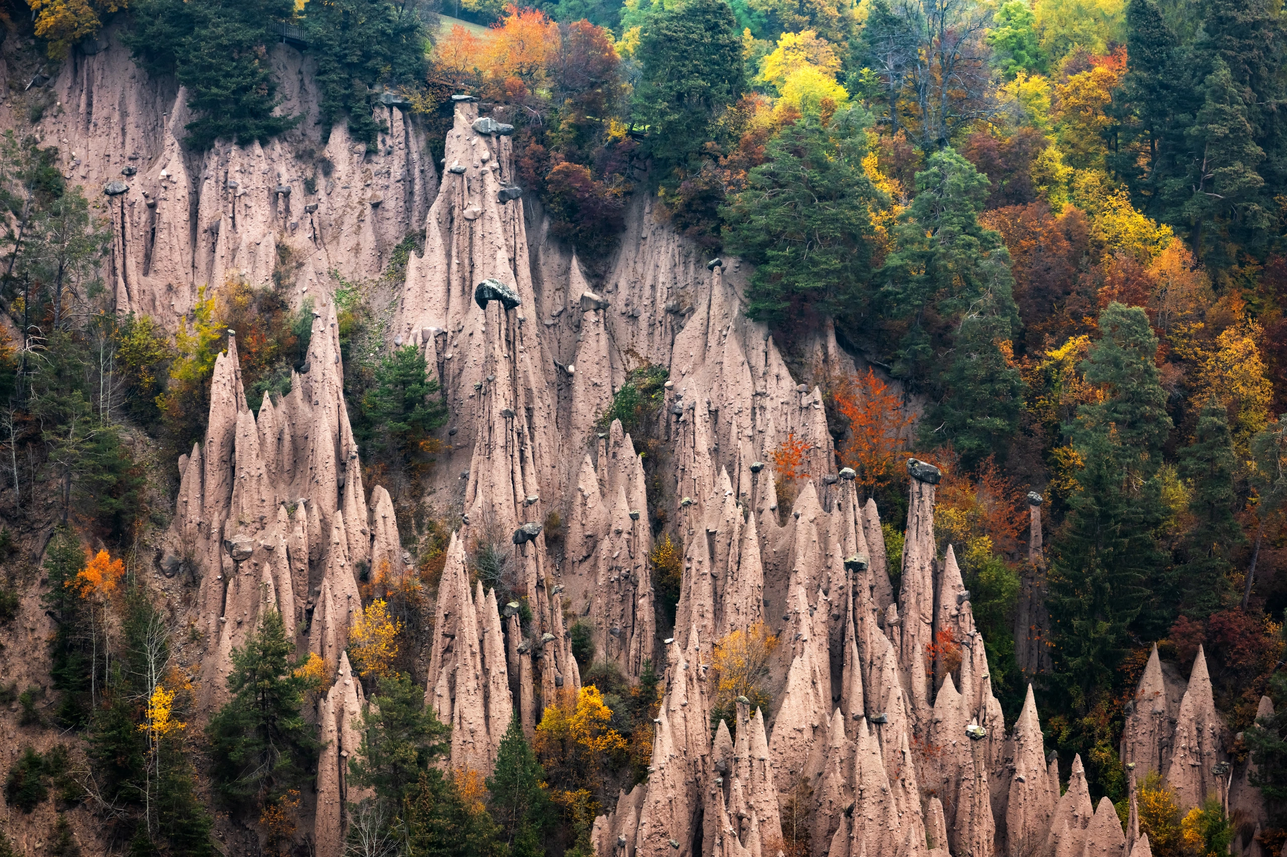 Naturliga jordpyramider i Italien