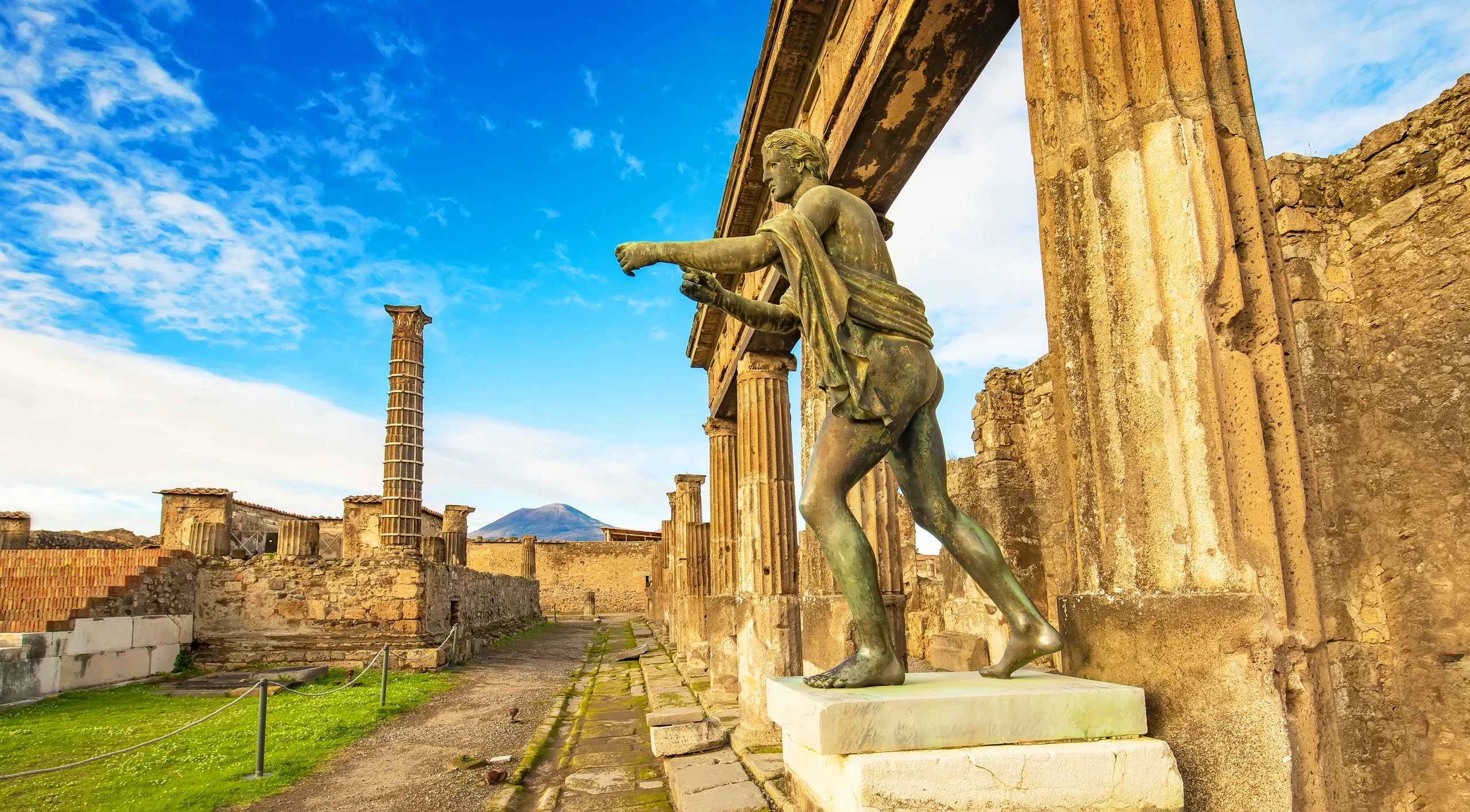 Pompejis stadsbild med Apollostaty, Italien