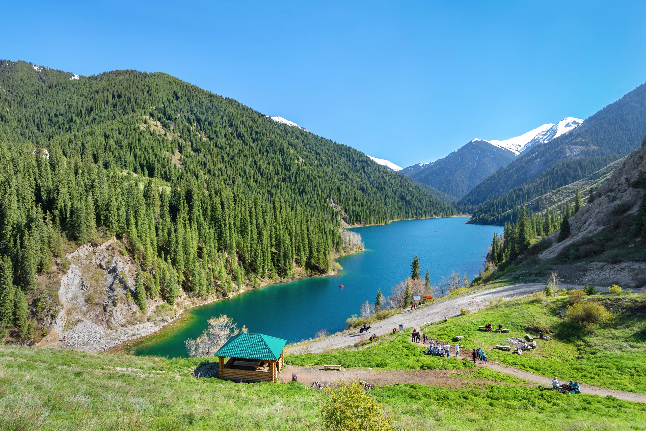 Lägre Kolsay sjö i Kazakstan