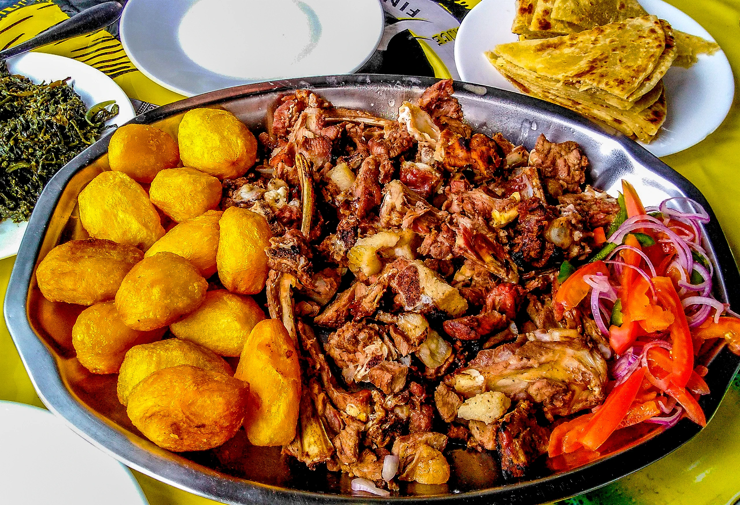 Nyama choma med kachumbari och chapati, Kenya