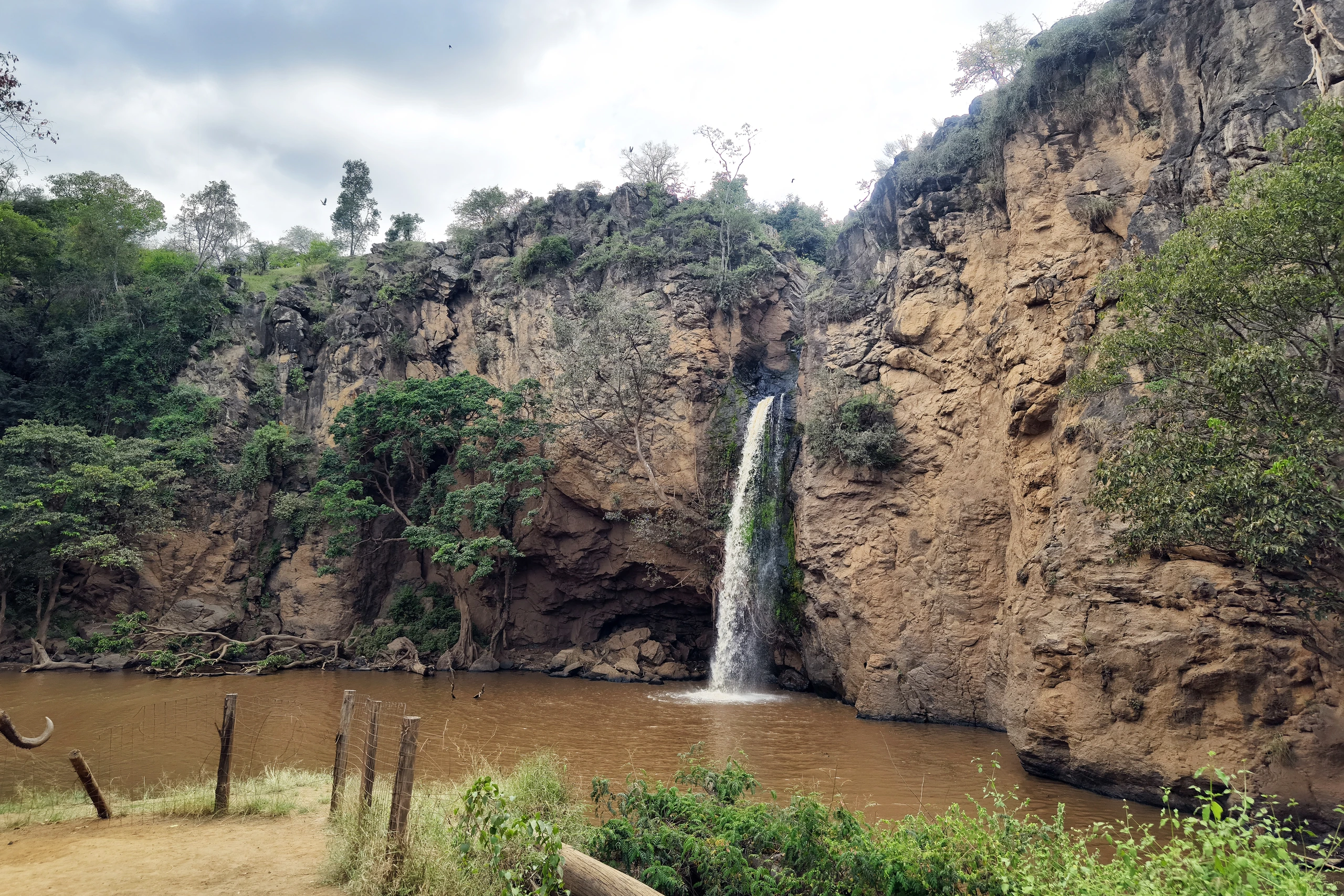 Karuru Falls, Kenyas högsta vattenfall