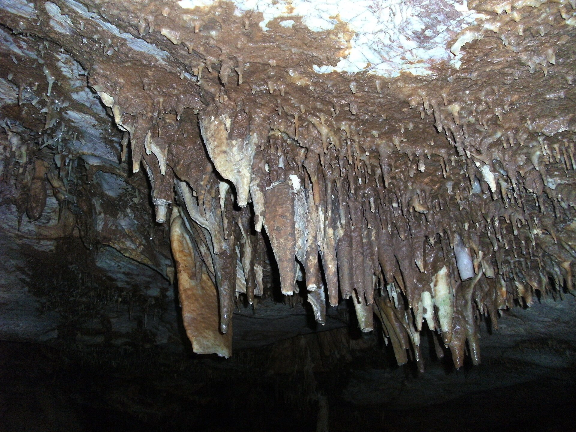 Kristaller i Marble Cave, Kosovo