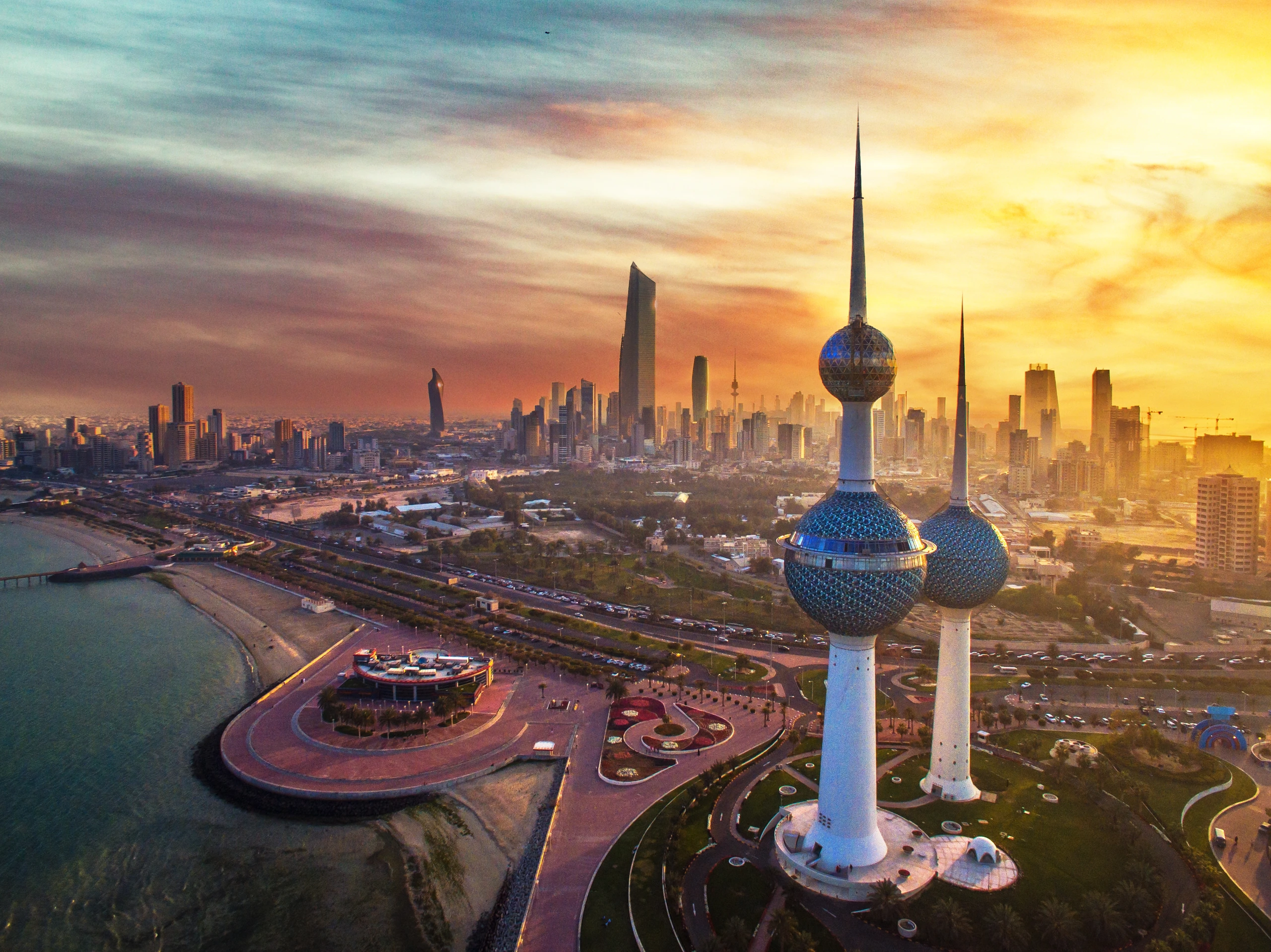 Solnedgång vid Kuwait Towers