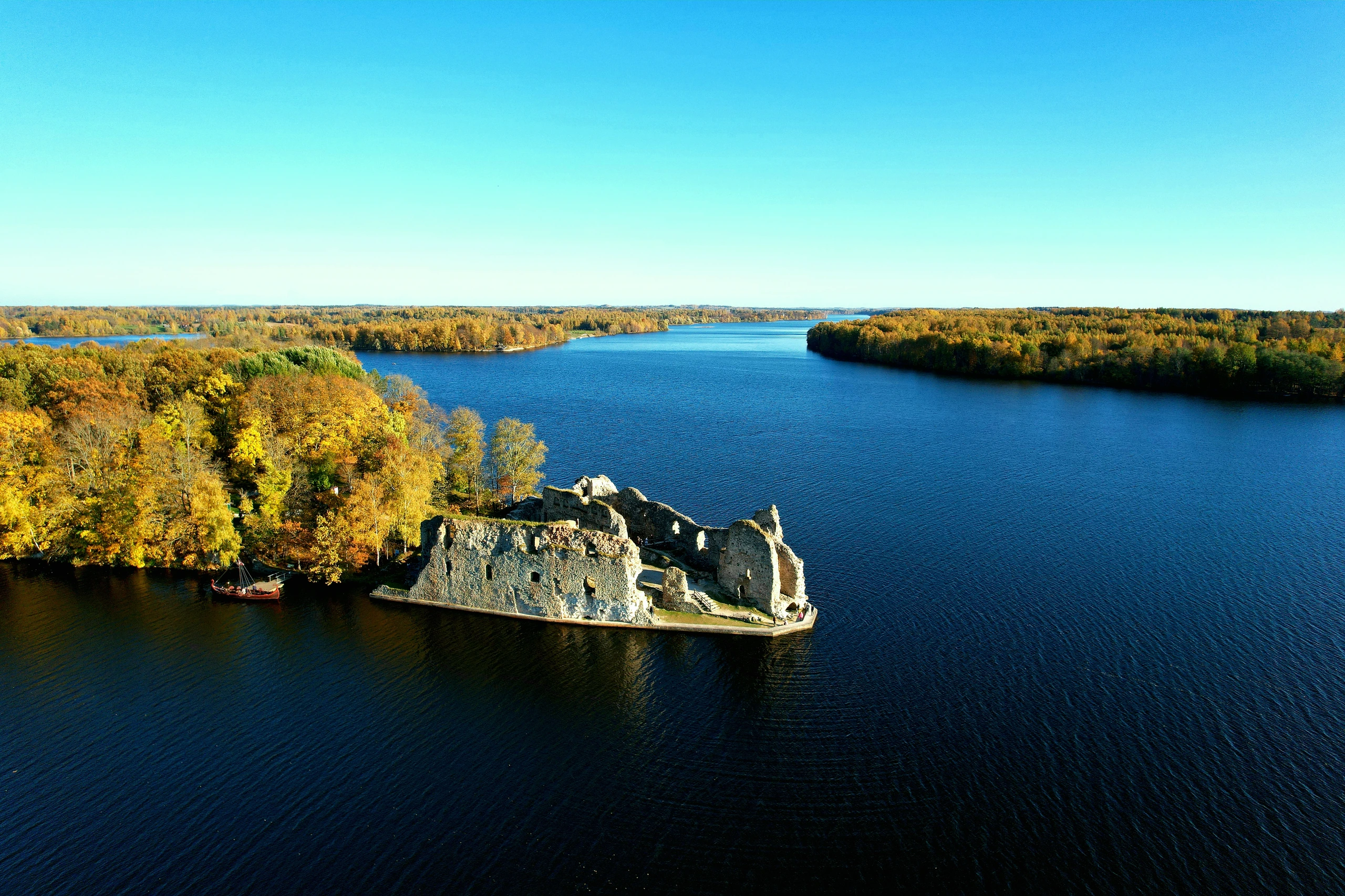 Flygfoto av Koknese slott ruiner, Lettland