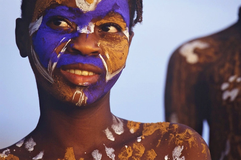 Dansande kvinna i Liberia