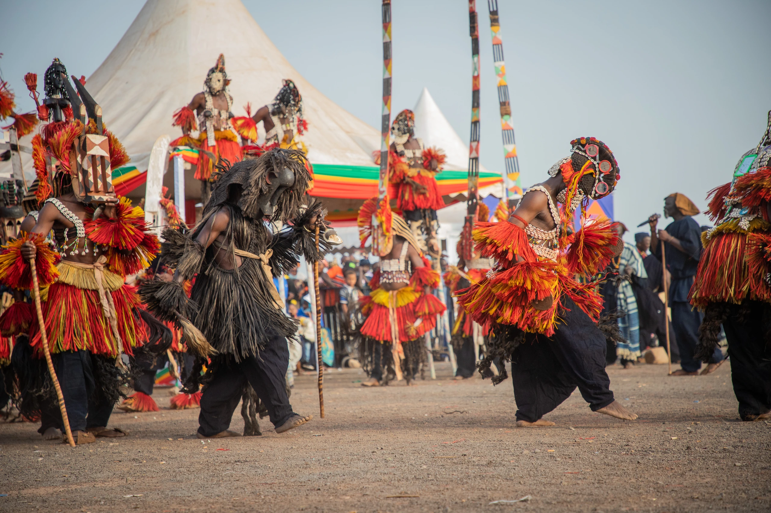 Dogonmaskernas dans i Mali