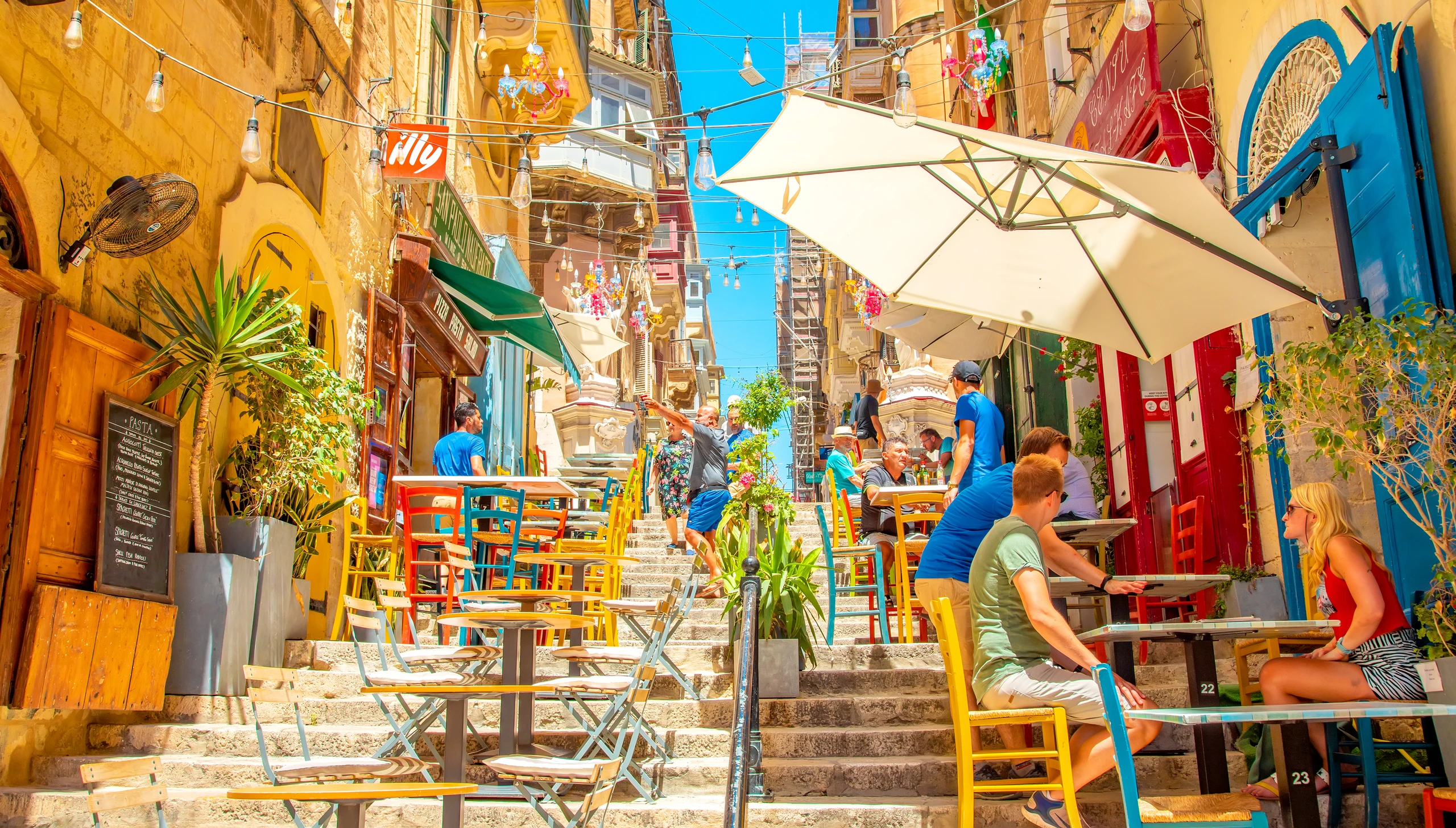 Sommarkafé i Vallettas gamla stad, Malta