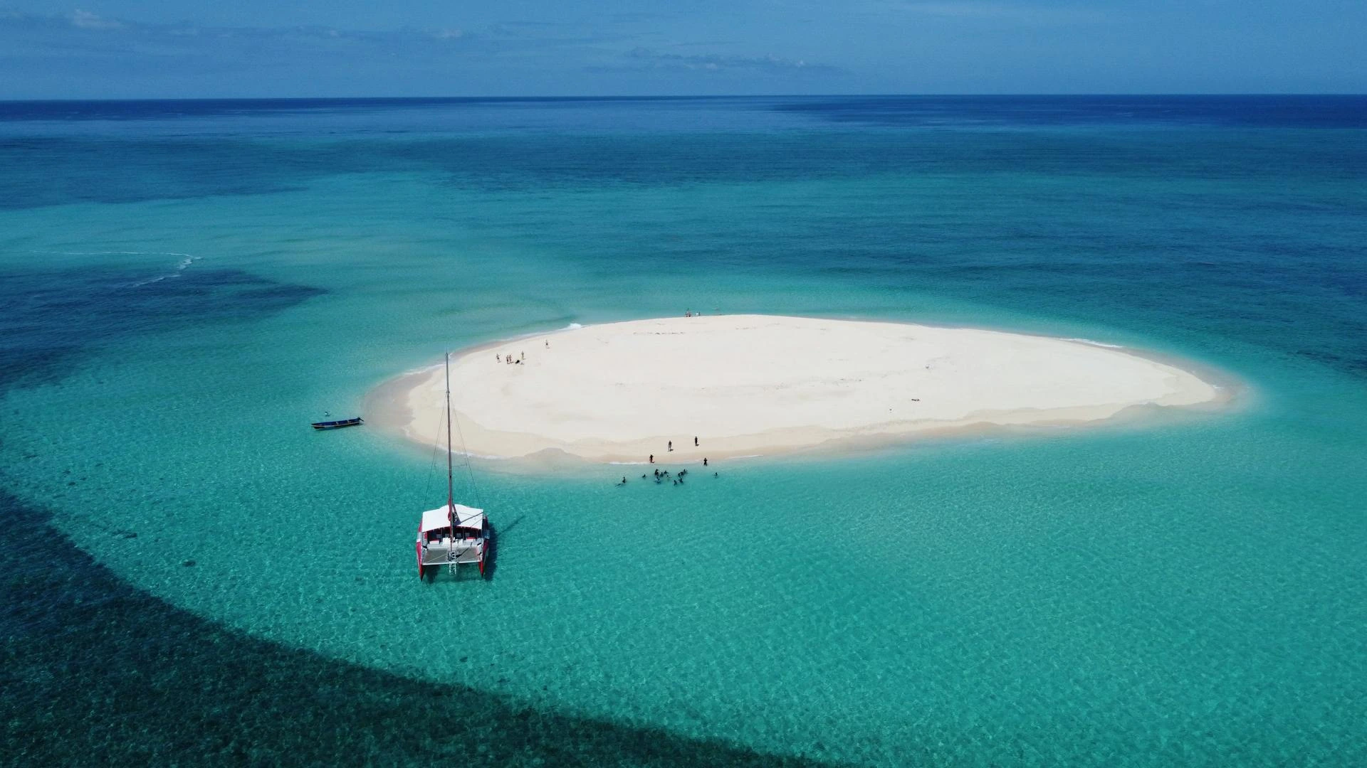Vit sandstrand med turkost vatten, Mayotte