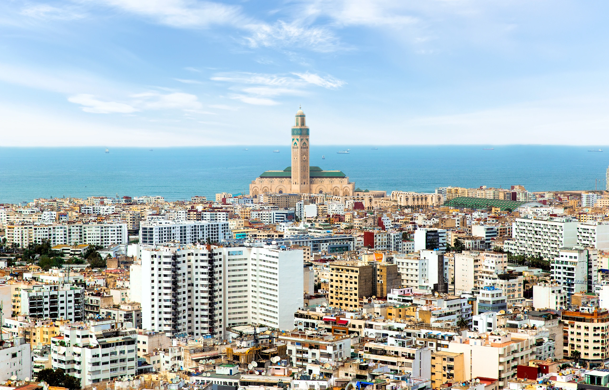 Flygfoto av Casablanca och Hassan II-moskén, Marocko