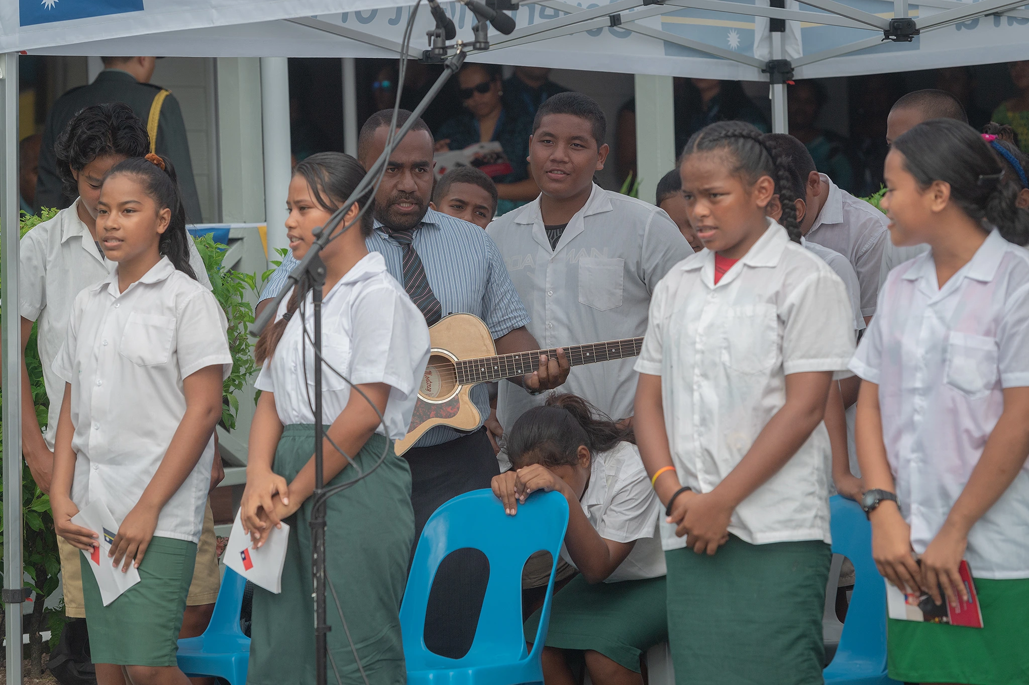 Människor vid en fest i Nauru