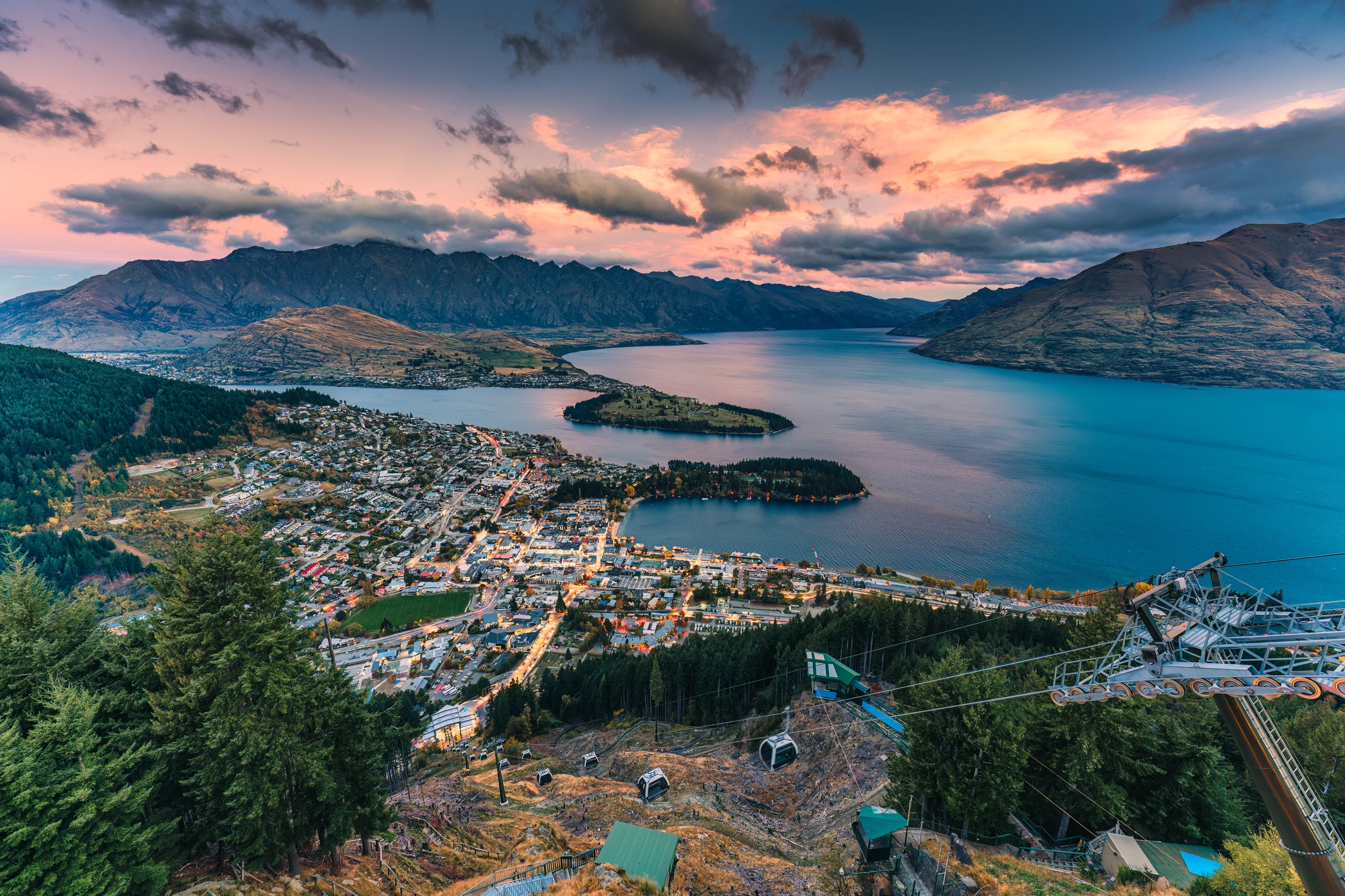 Queenstown med sjön Wakatipu, Nya Zeeland