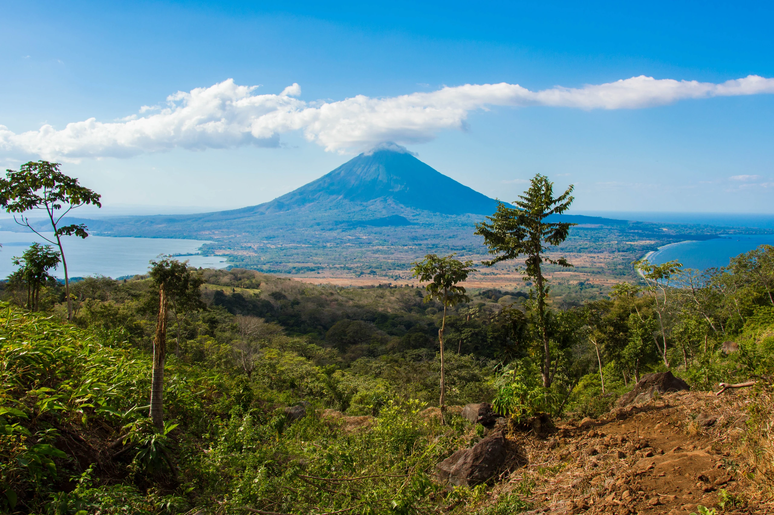 Vy över volcán Concepción och Ometepe, Nicaragua