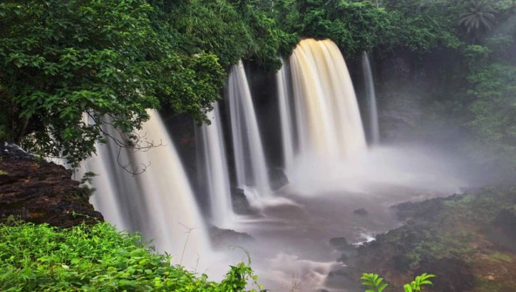 Agbokim vattenfall i Cross River National Park, Nigeria