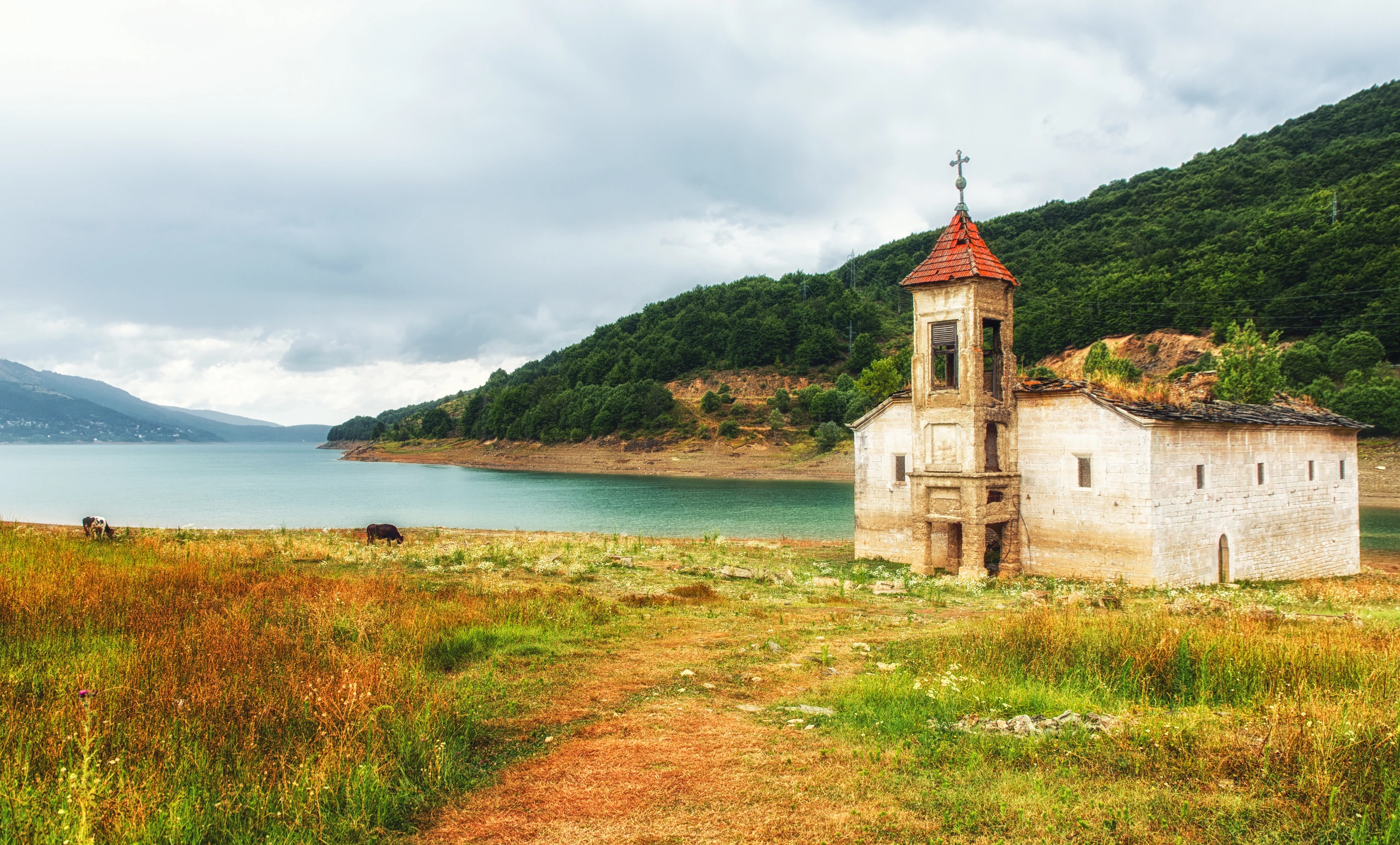 St. Nicholas kyrka vid Mavrovo sjö, Nordmakedonien
