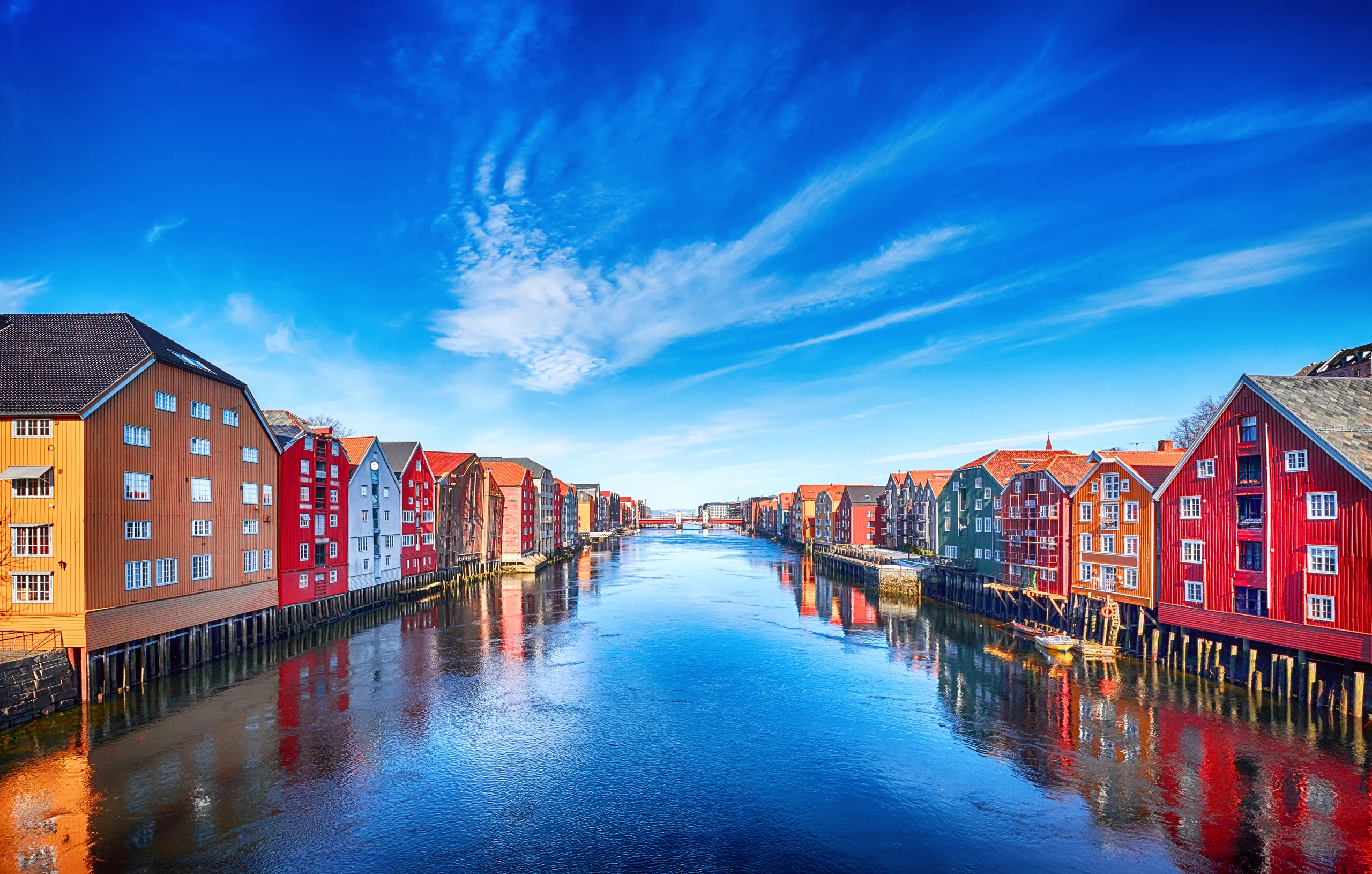 Färgglada hus i Trondheim, Norge