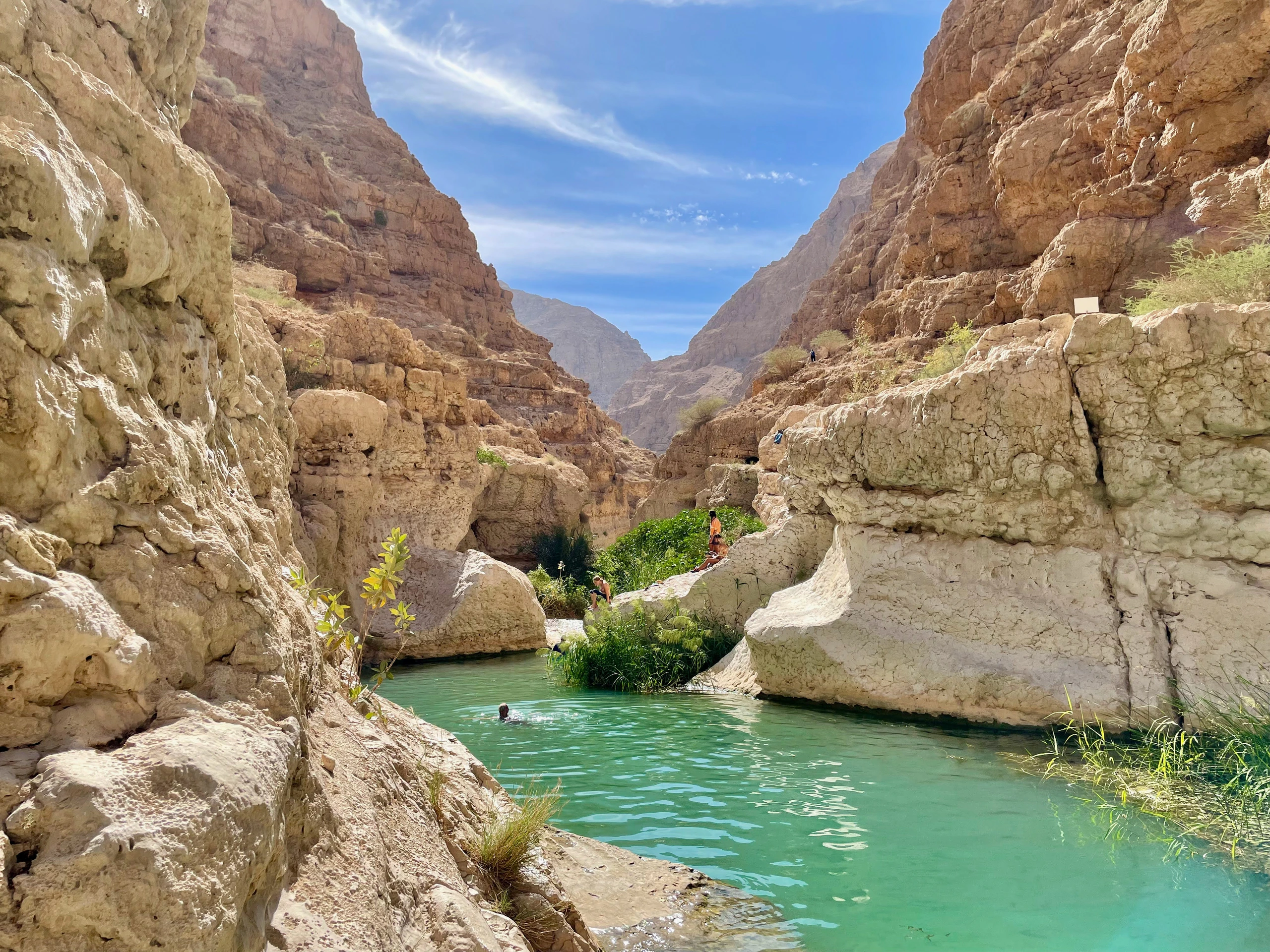 Wadi Shab, turkosa vatten och klippformationer, Oman