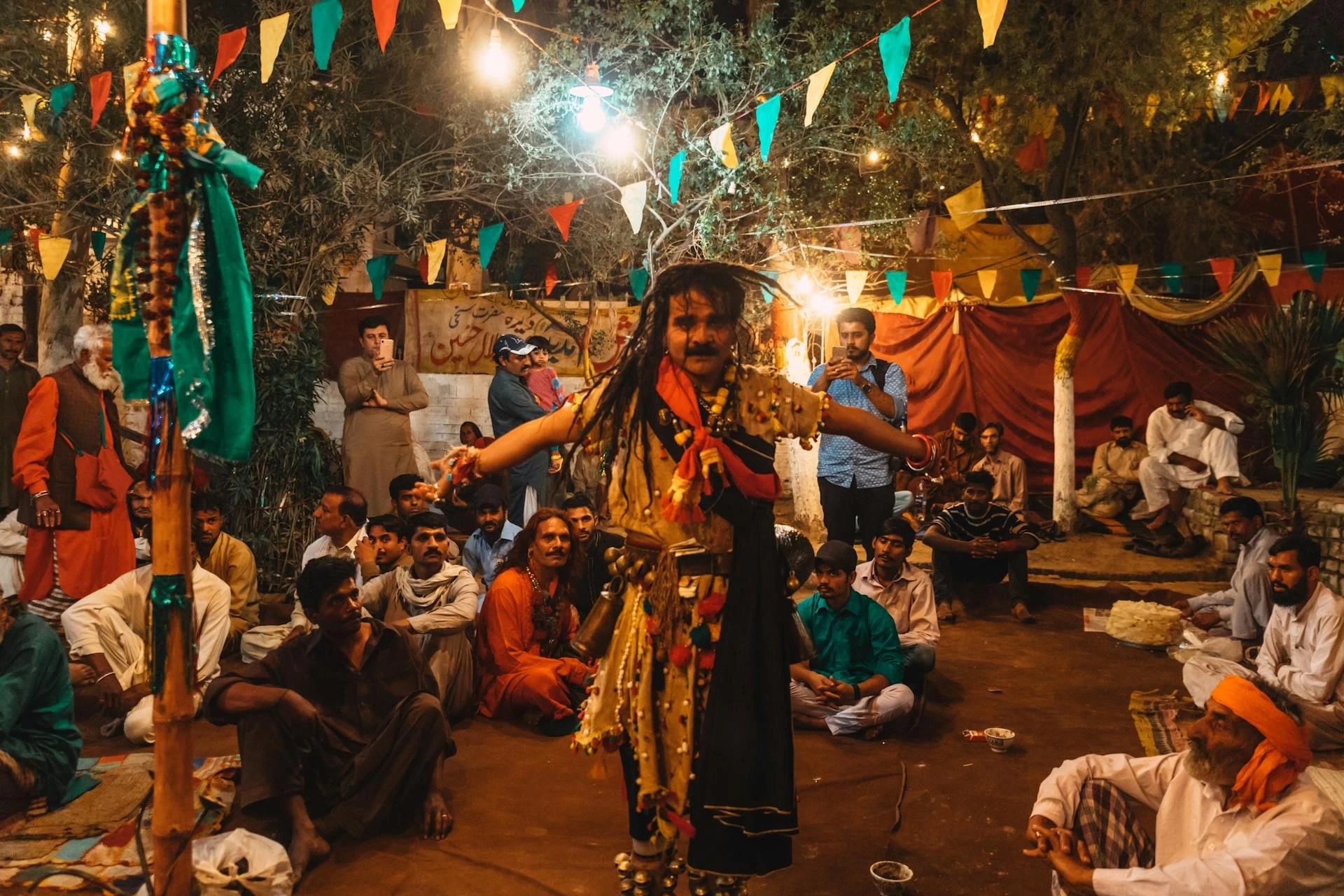 Man i traditionell klädsel, Pakistan