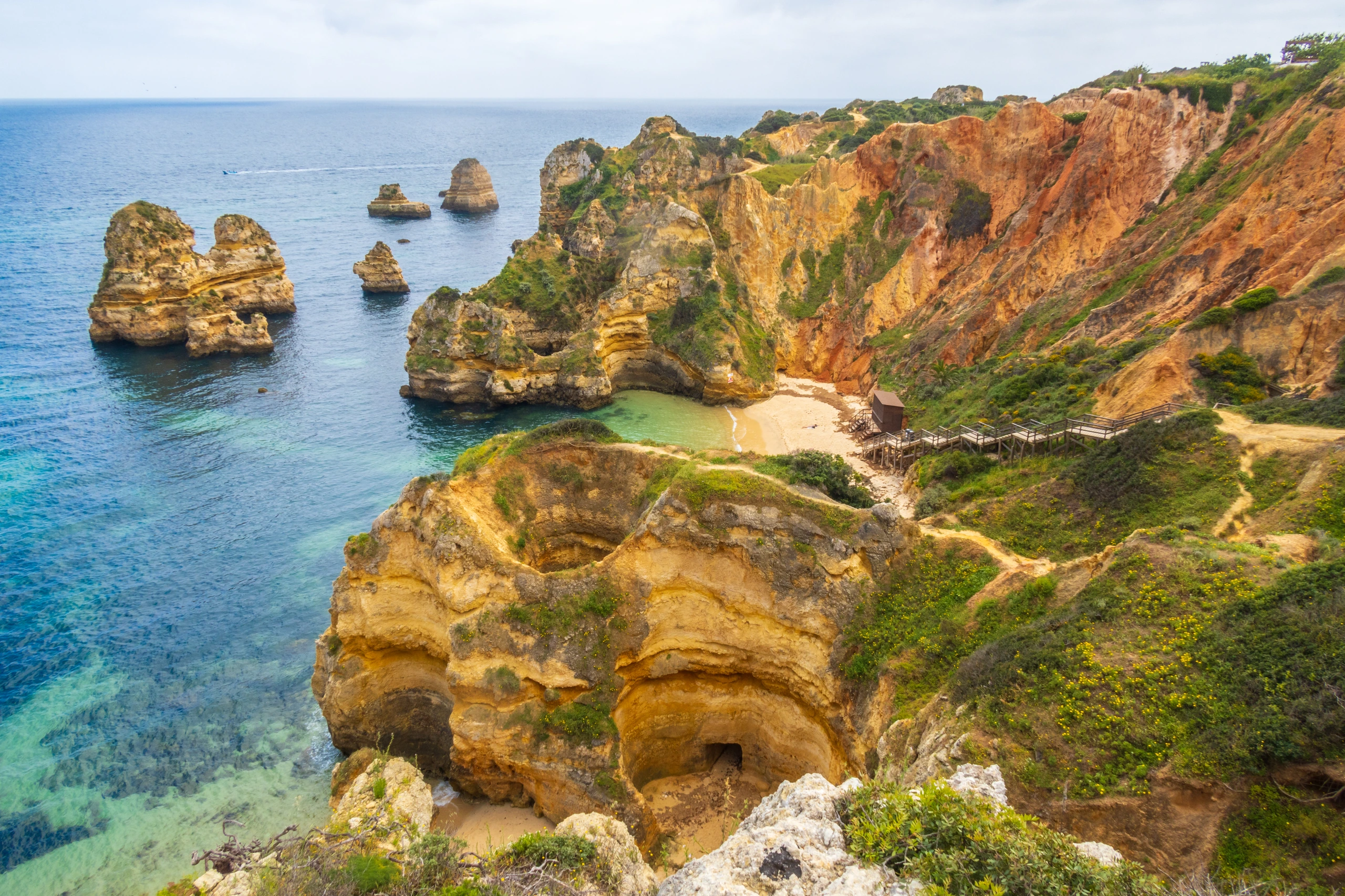 Utsikt över Praia do Camilo, Algarve, Portugal